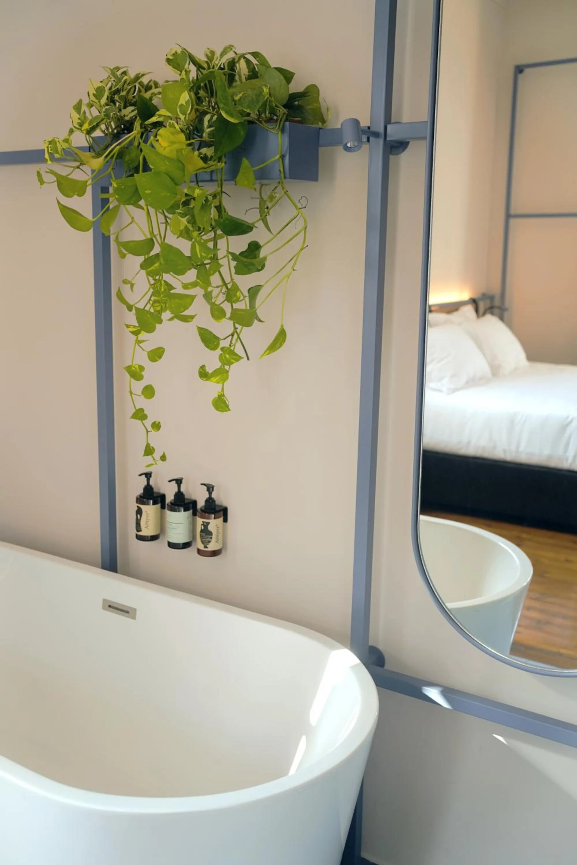 Bath, Bed in Heart Hotel