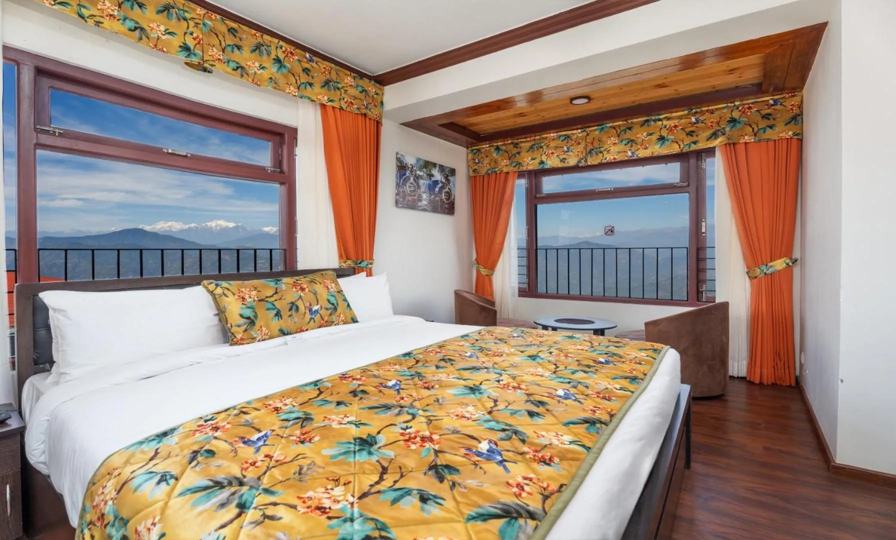 Bed in Summit Sherpa Mountain Hotel & Spa