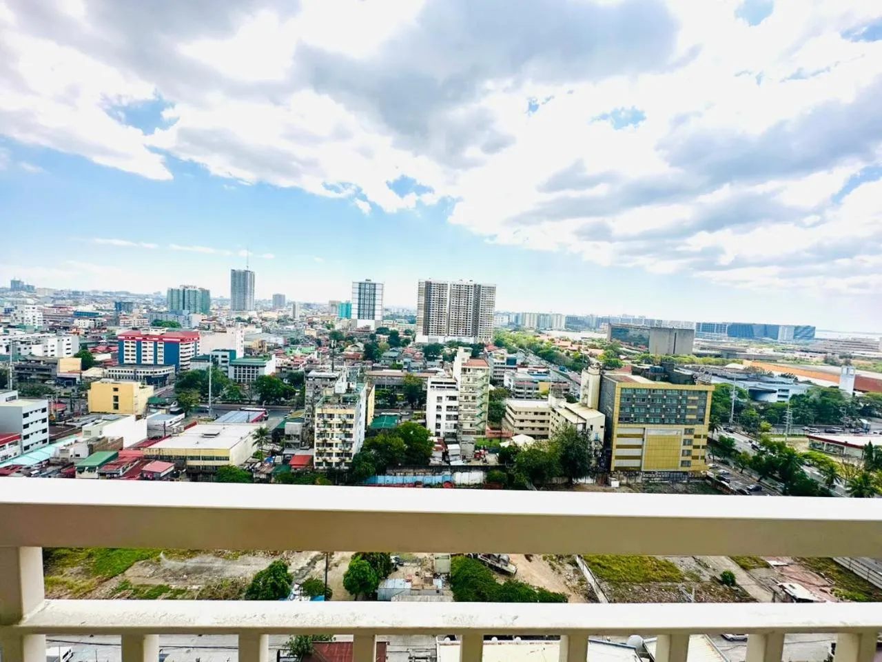 Property building in Coast Residences - 2 Bedroom with Balcony facing Mall of Asia, Manila Bay & Pool View