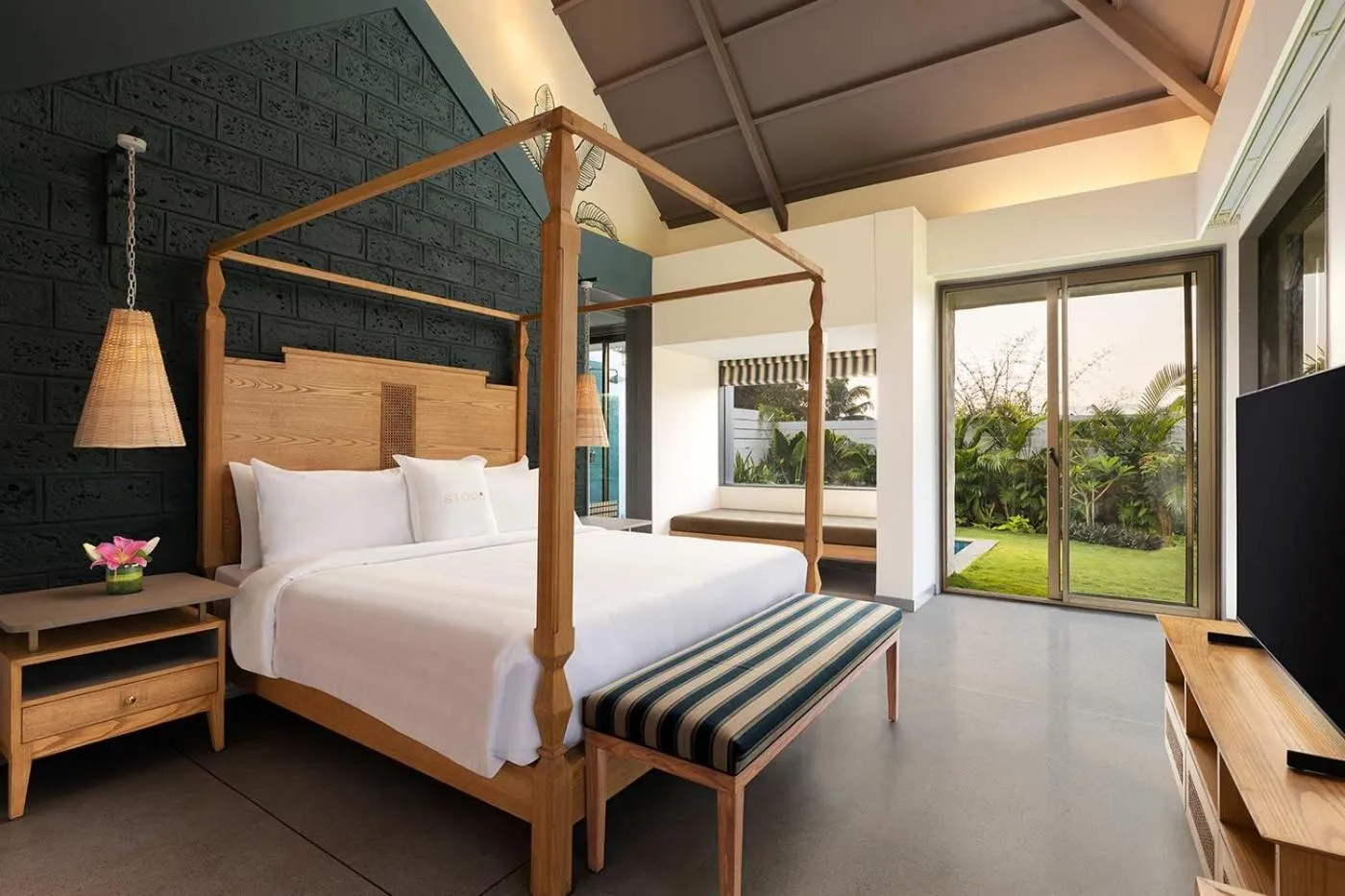 Communal lounge/ TV room, Bed in Storii By ITC Hotels Moira Riviera