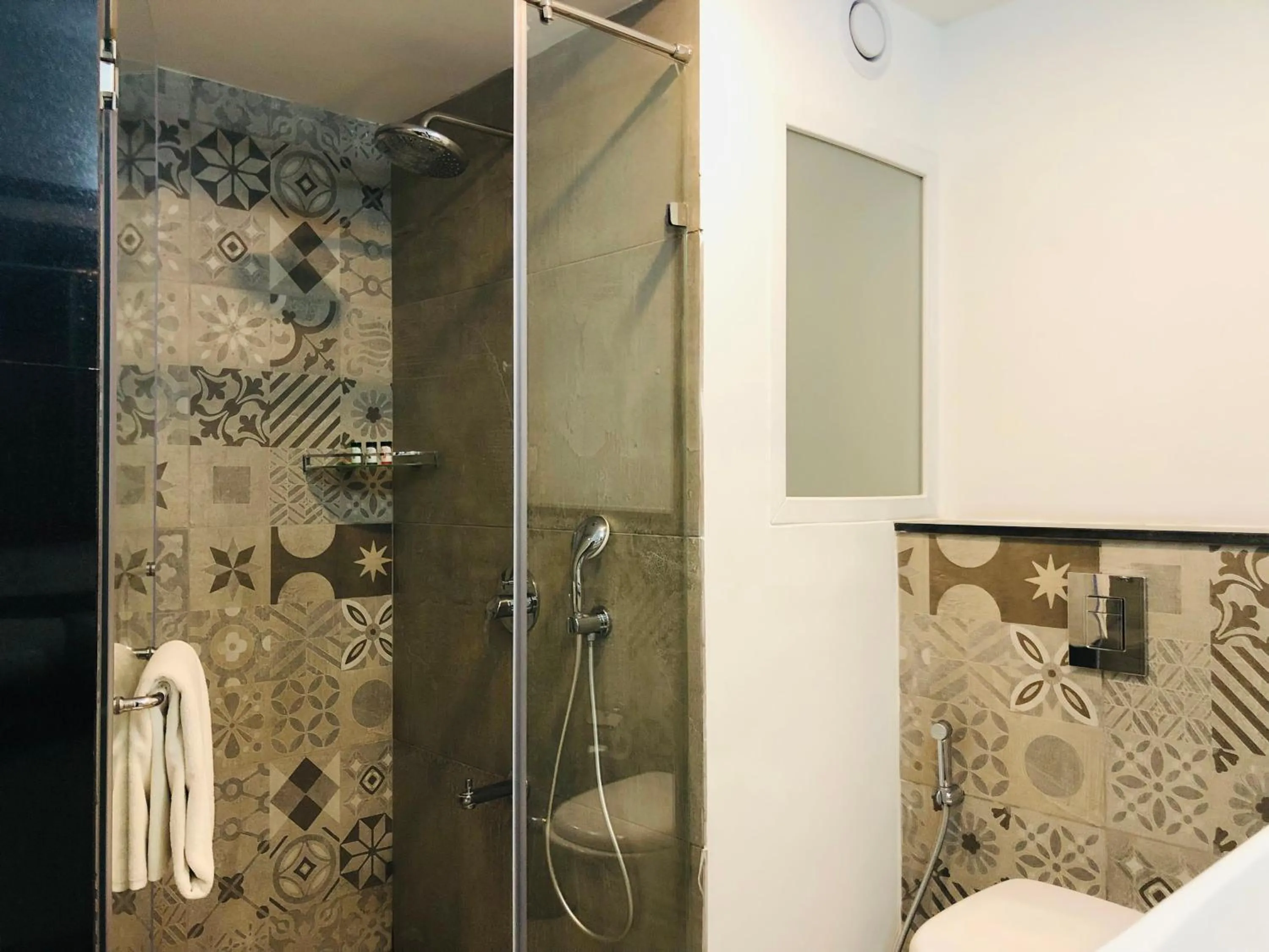 Shower in Clover Greens Golf Course and Resort