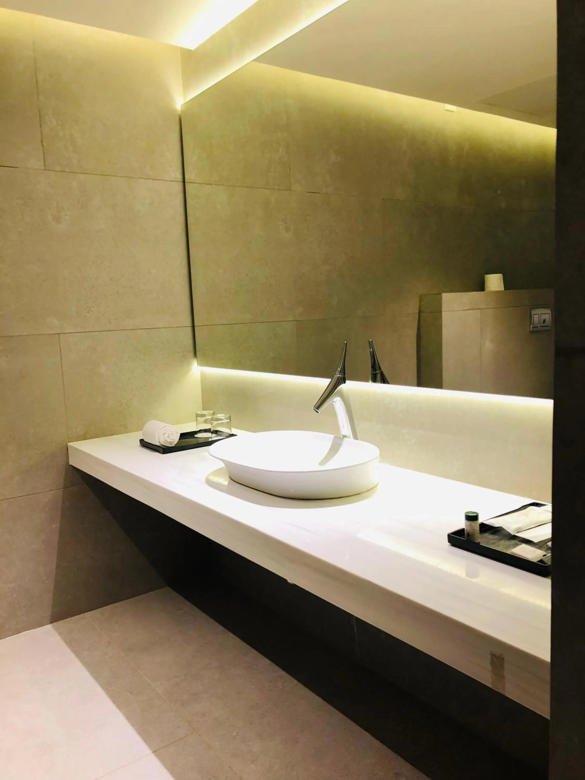 Bathroom in Clover Greens Golf Course and Resort