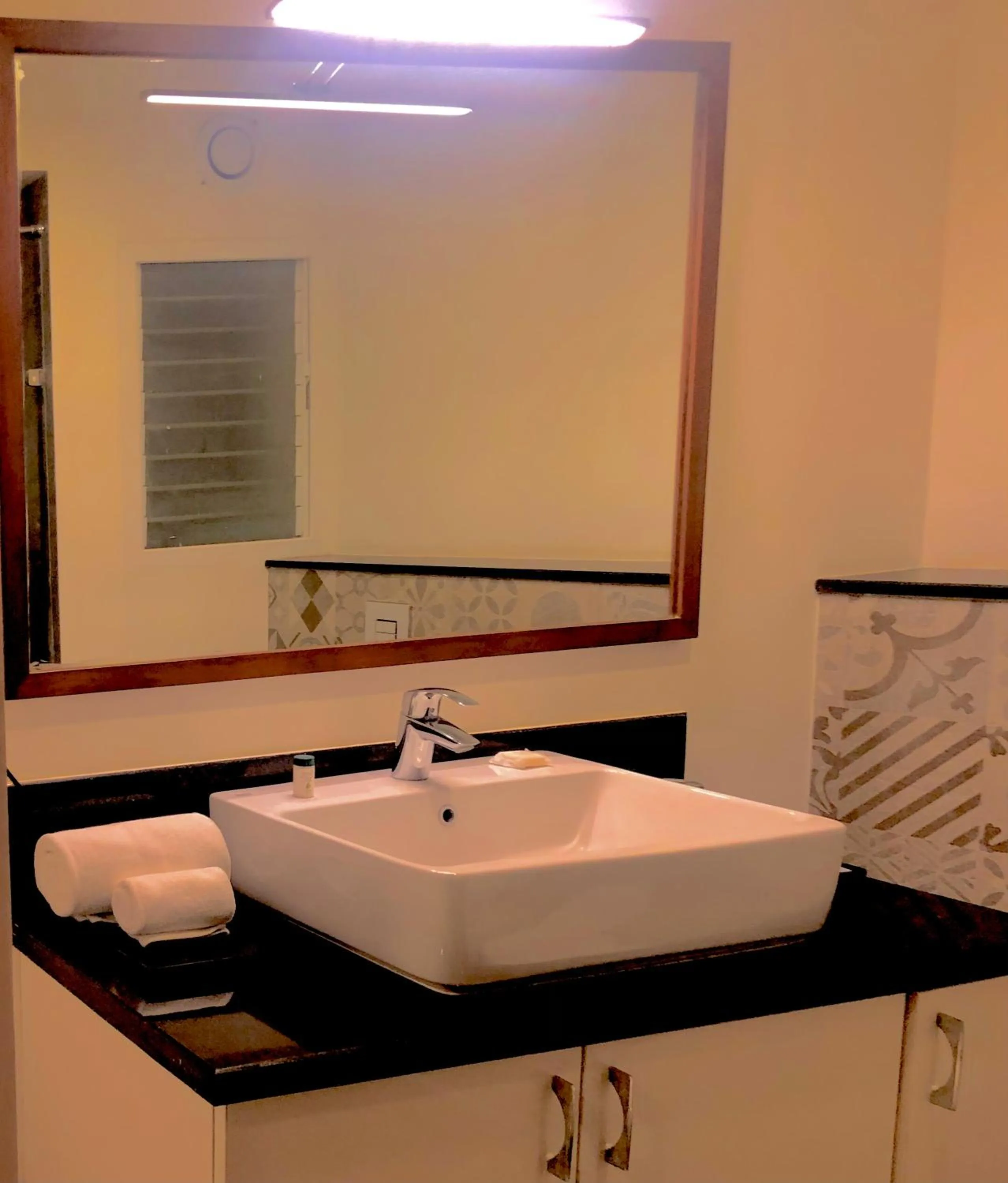 Bathroom in Clover Greens Golf Course and Resort