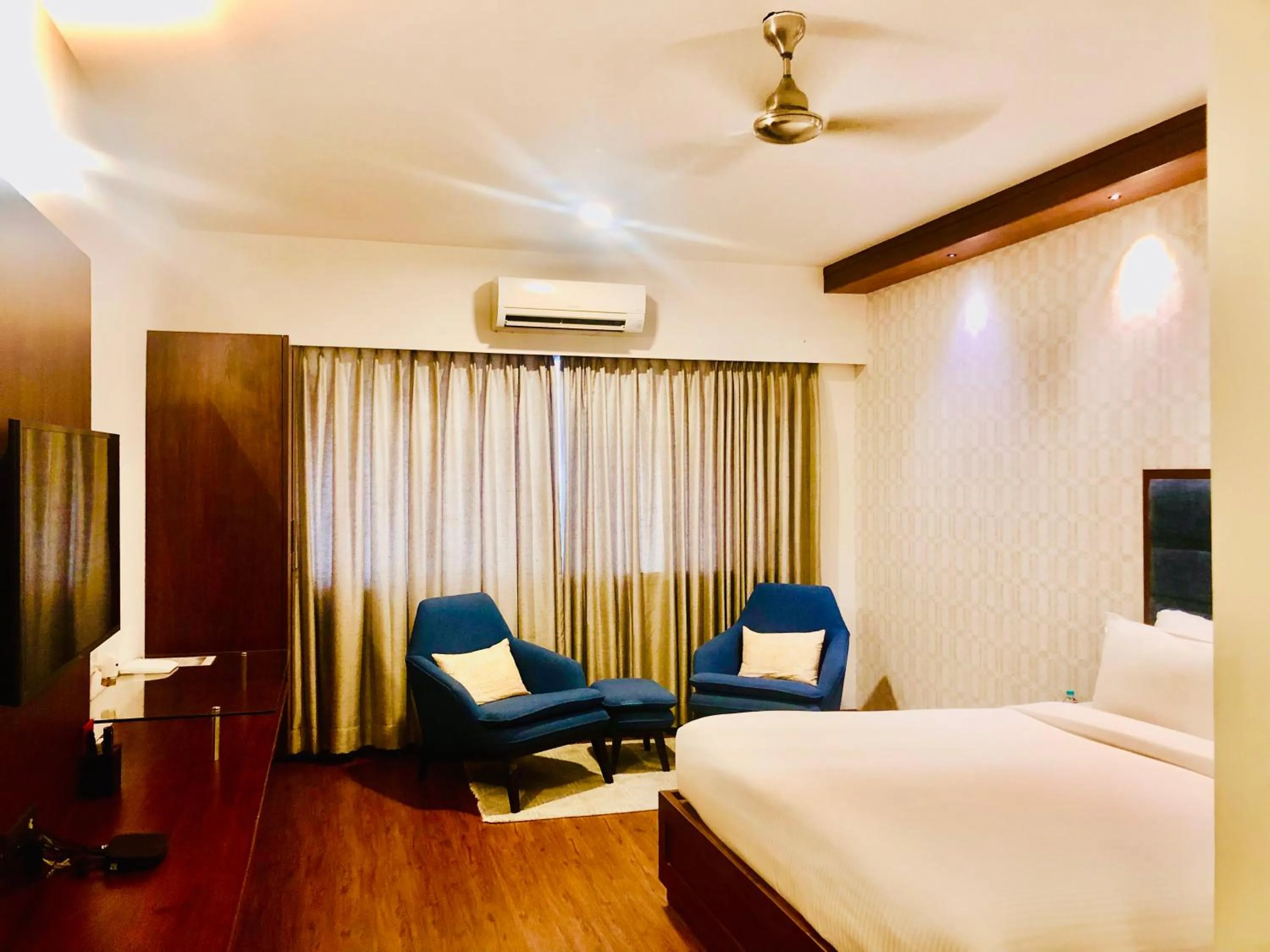 Bedroom, Bed in Clover Greens Golf Course and Resort