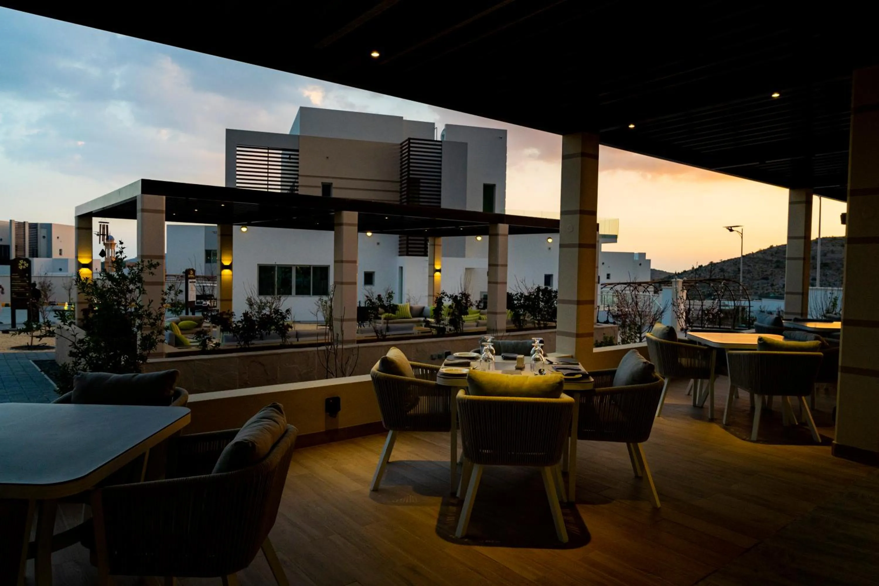 Restaurant/places to eat in Damask Resort