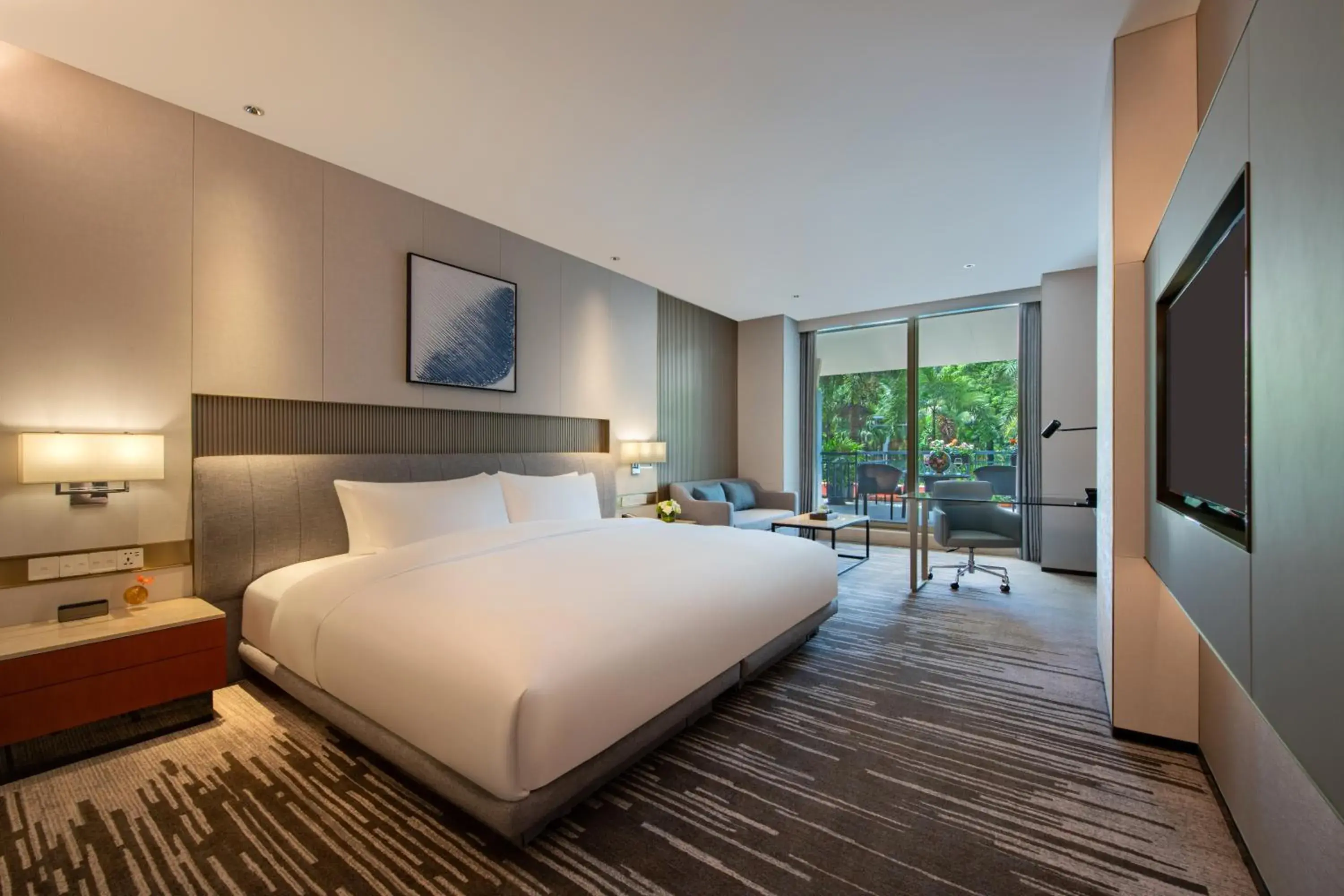 Executive King Size Room, Mountain View in Dongguan Forum Hotel and Apartment - Former Pullman hotel Dongguan Forum Executive King Size Room, Mountain View in Dongguan Forum Hotel and Apartment - Former Pullman hotel Dongguan Forum
