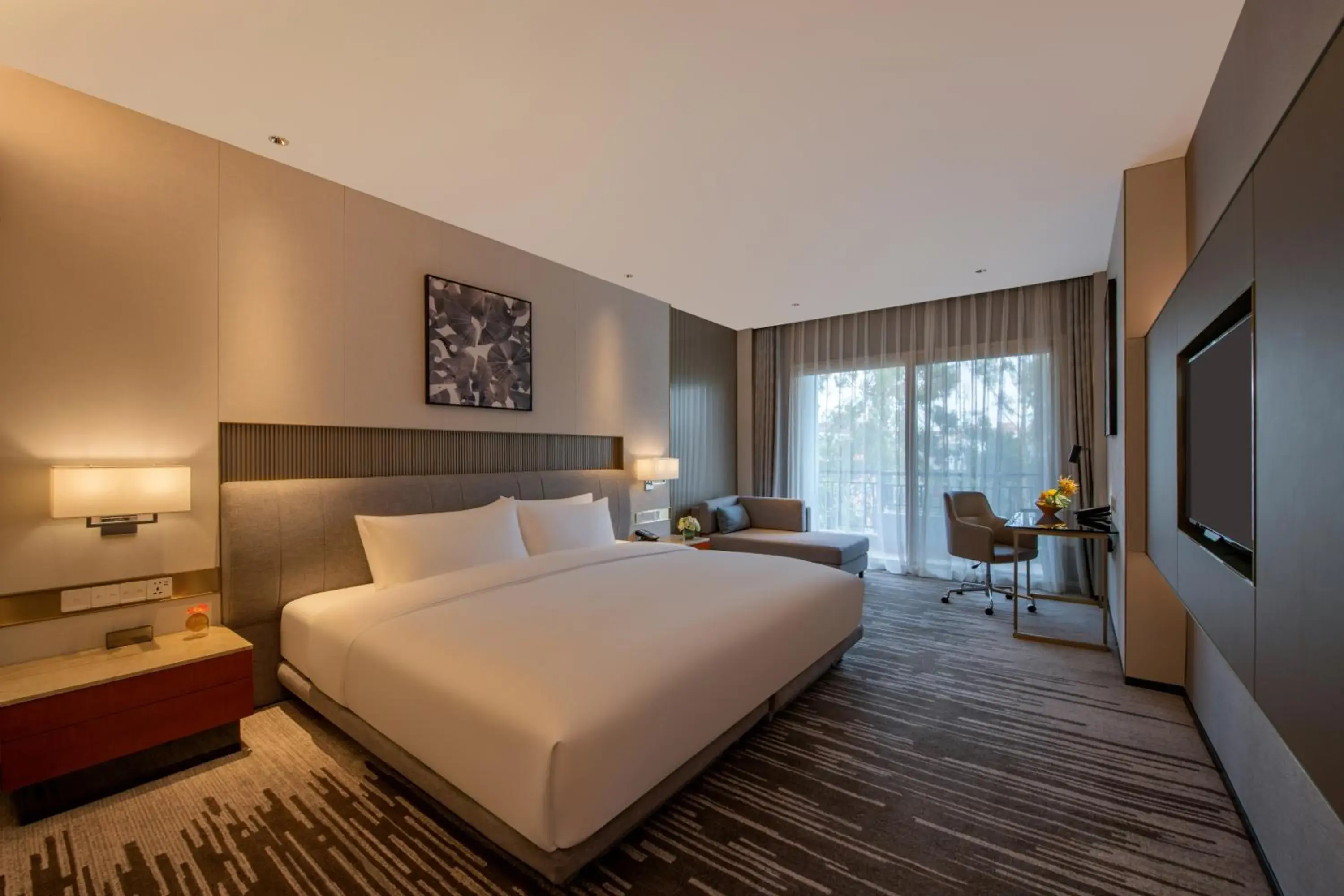 Deluxe King Size Bed Room, City View in Dongguan Forum Hotel and Apartment - Former Pullman hotel Dongguan Forum Deluxe King Size Bed Room, City View in Dongguan Forum Hotel and Apartment - Former Pullman hotel Dongguan Forum