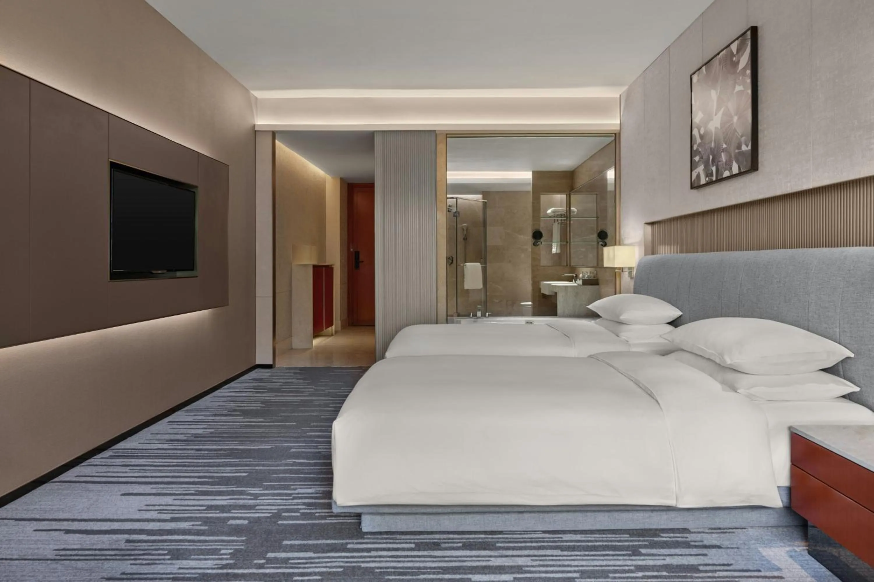 Photo of the whole room, Bed in Dongguan Marriott Hotel