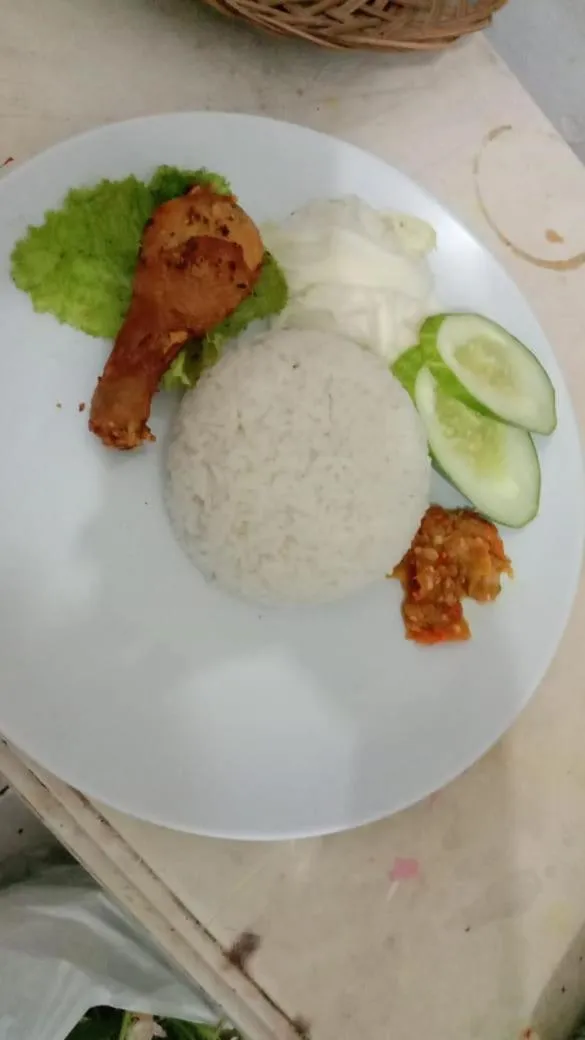 Restaurant/places to eat in SIMPANG 7 RESIDENCE