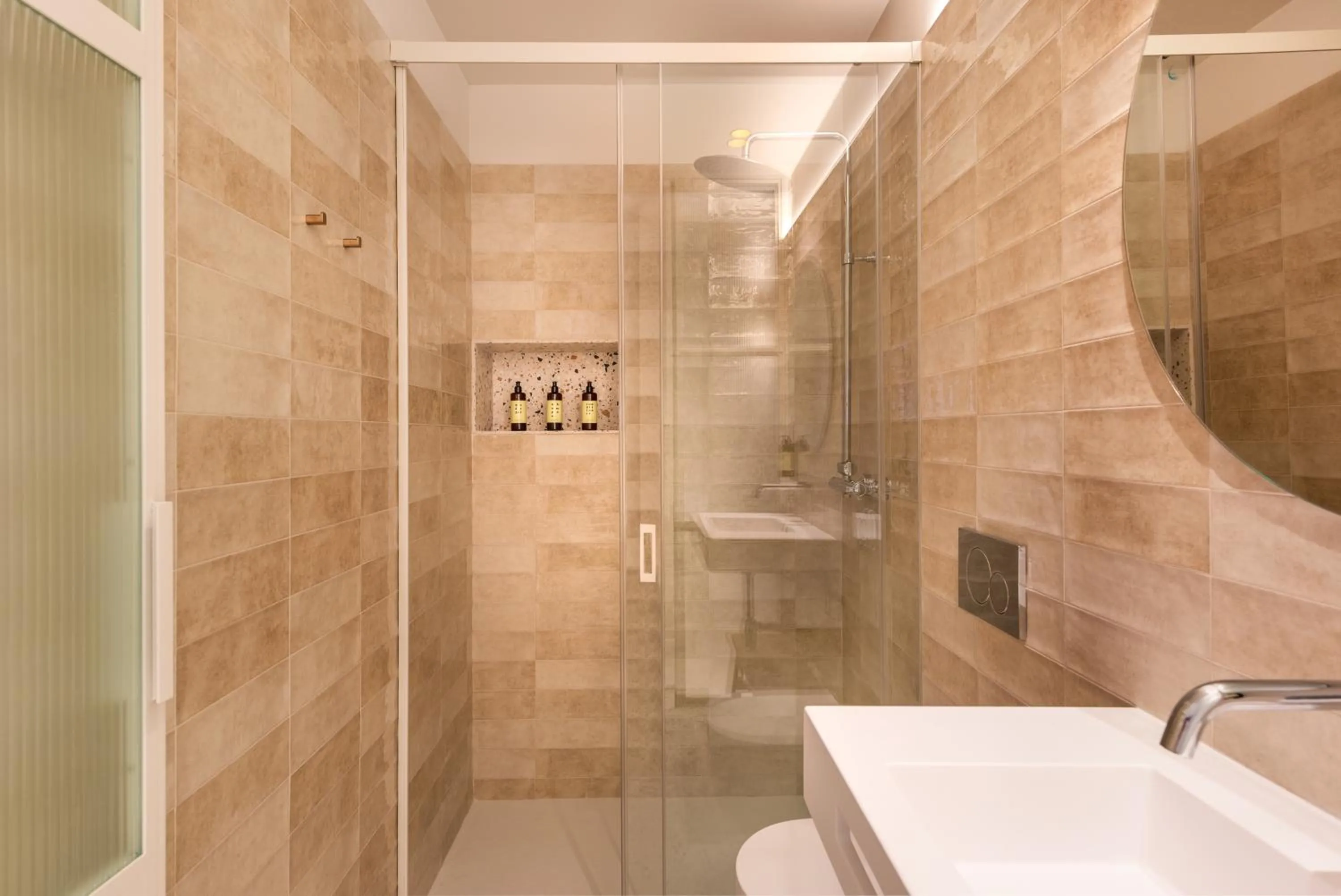 Shower in Coeo Fresca Roof Garden Signature Apartments