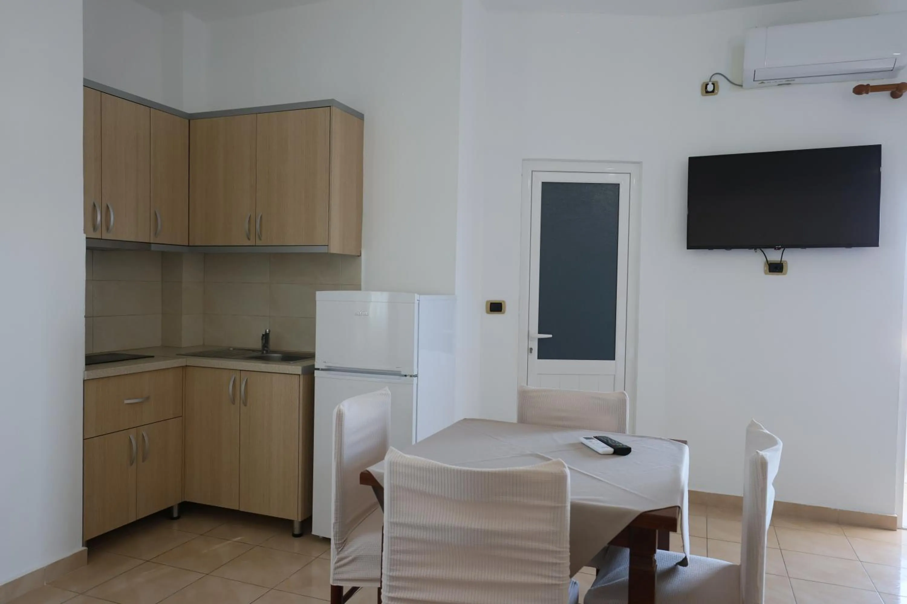 Kitchen or kitchenette in Michelle Apartments