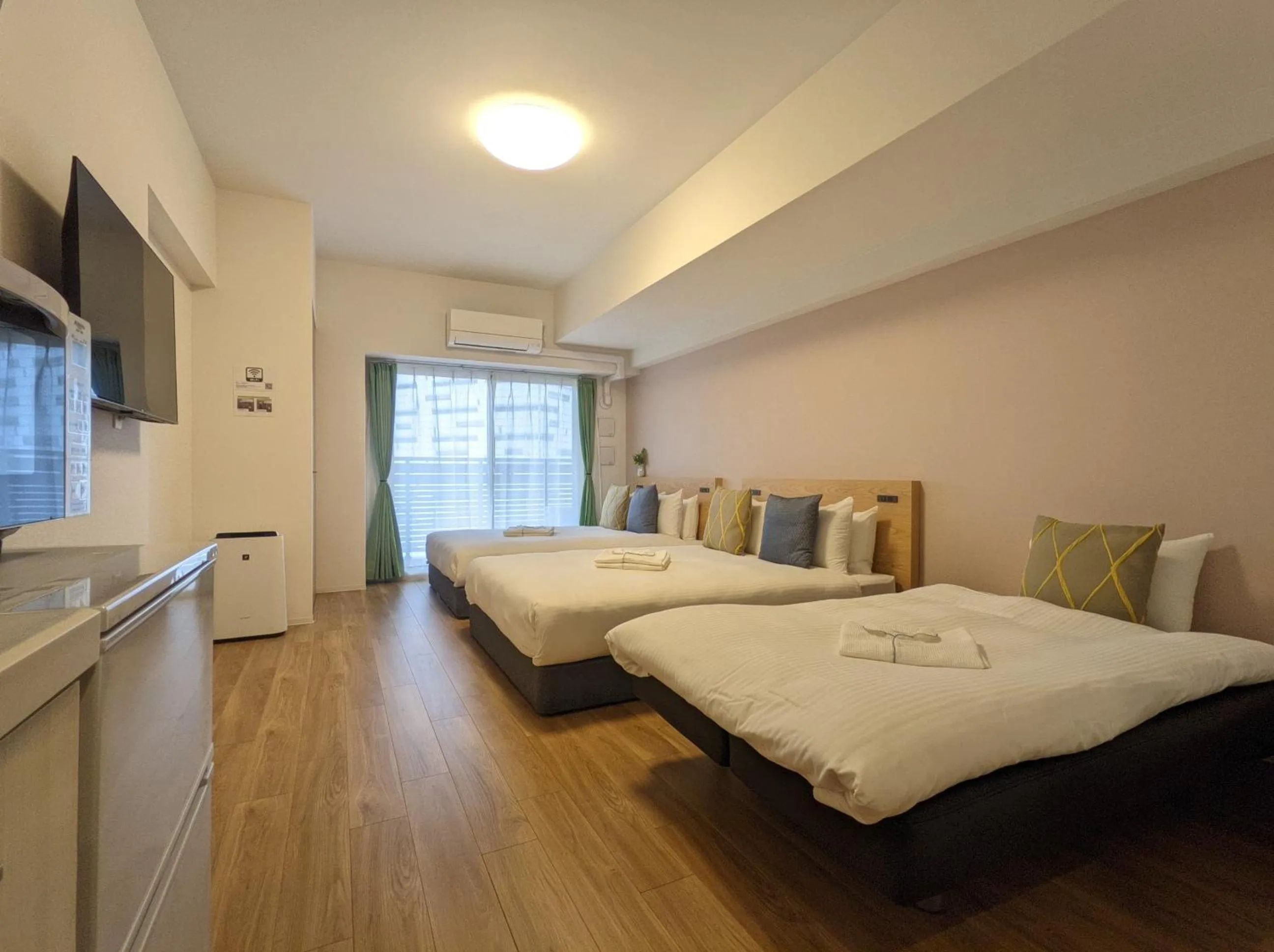 Bed in ESLEAD HOTEL Osaka Ebisu