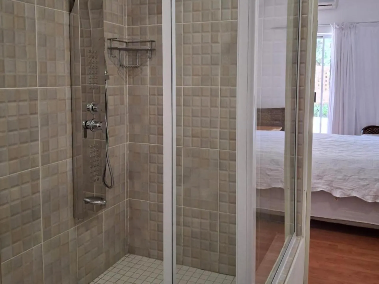 Shower, Bed in Akkerdam Bed and Breakfast