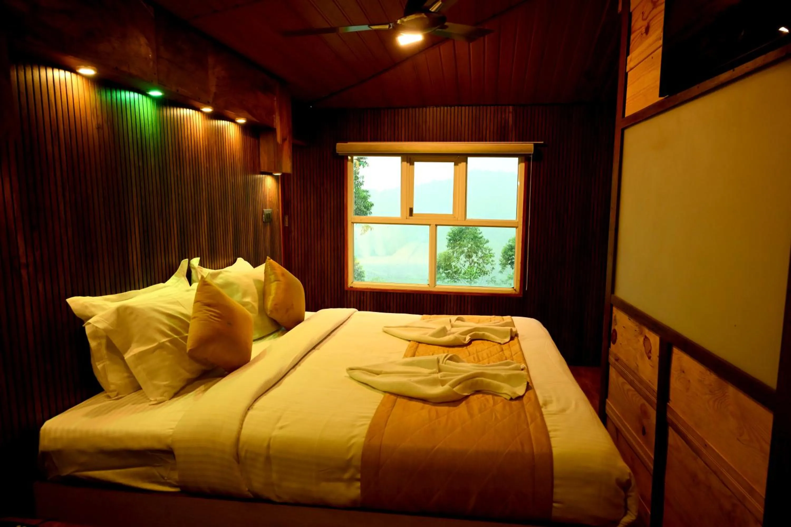 Bedroom in Spring Muunnar, Munnar