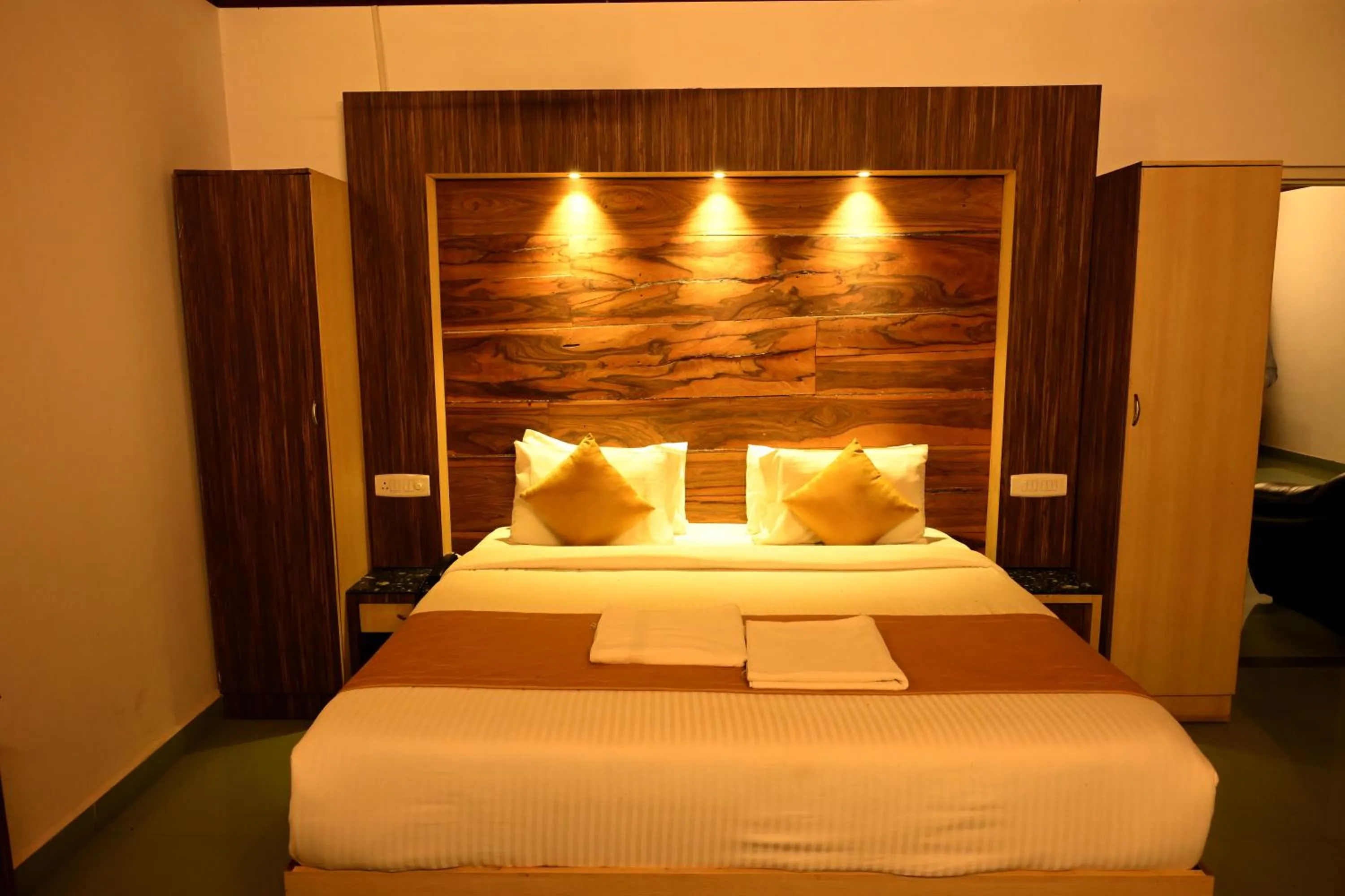 Bedroom in Spring Muunnar, Munnar