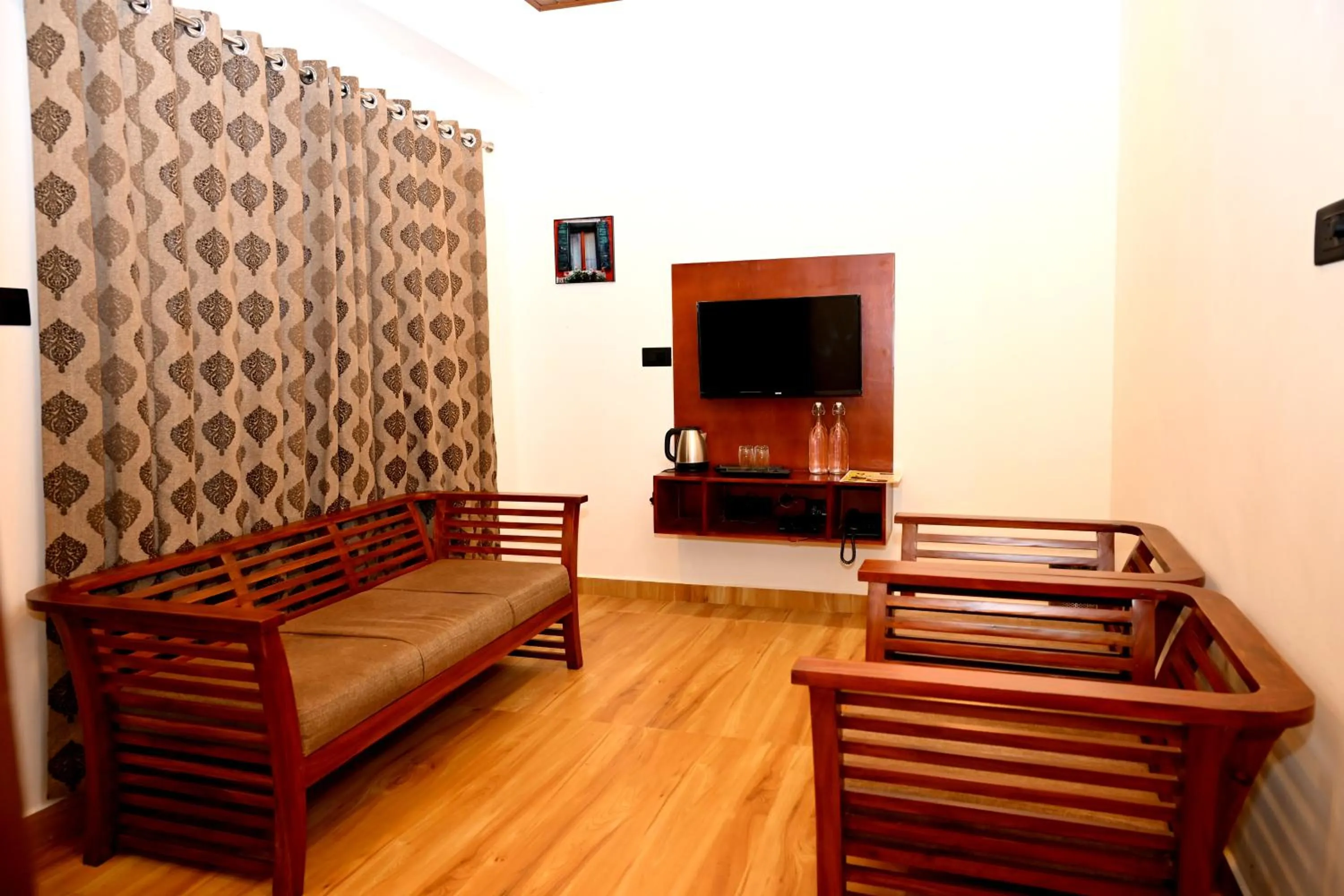 TV and multimedia in Spring Muunnar, Munnar