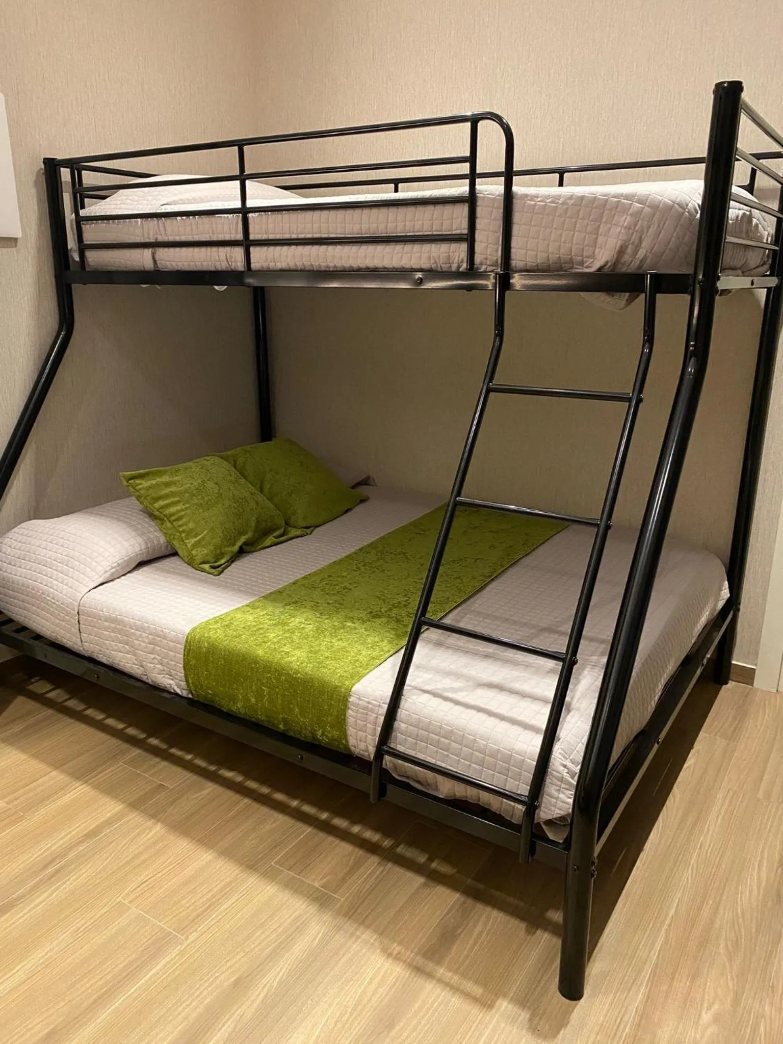 Bed in Th Luxury Central