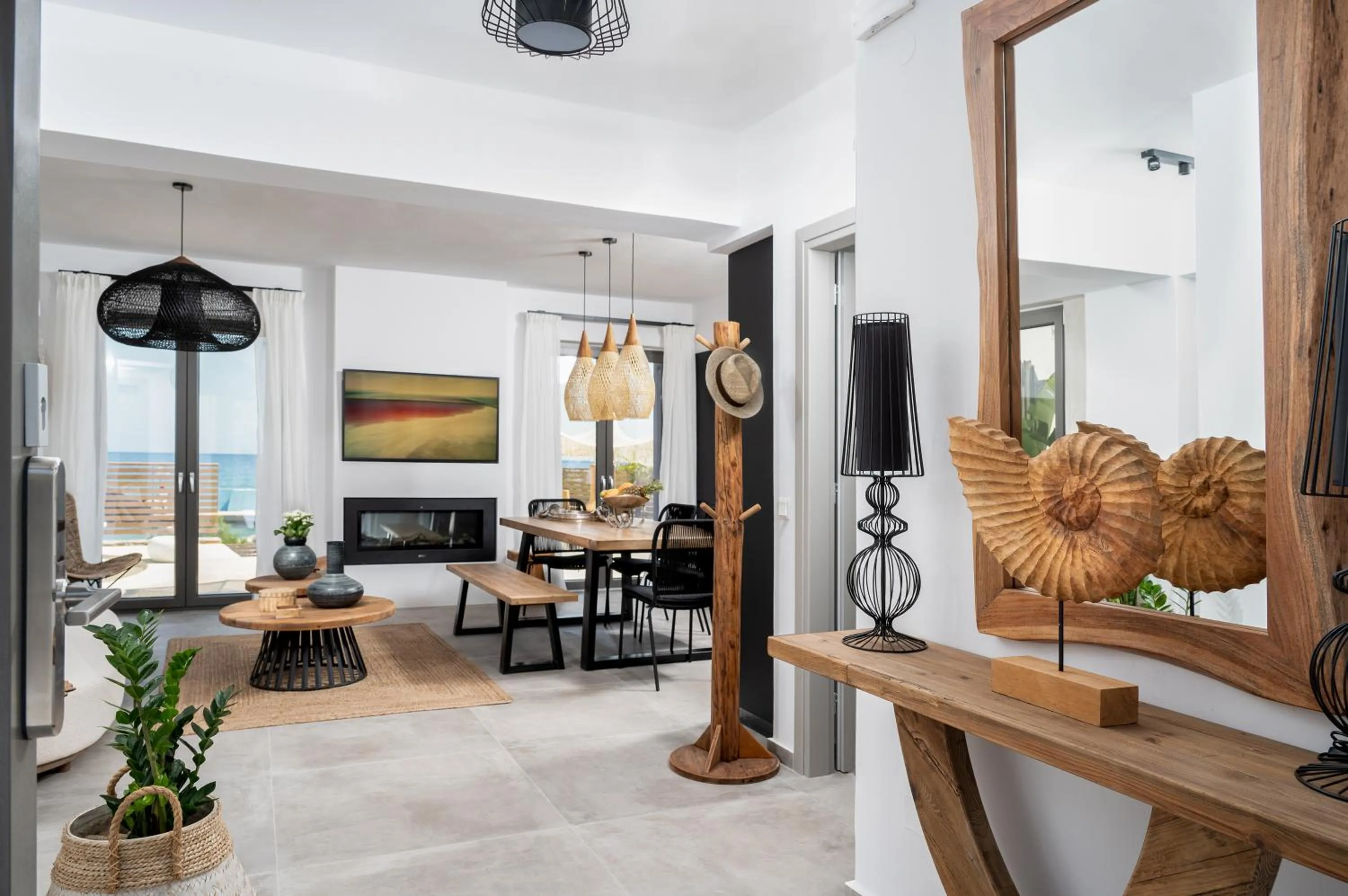 Mnḗmē Suites & Villas