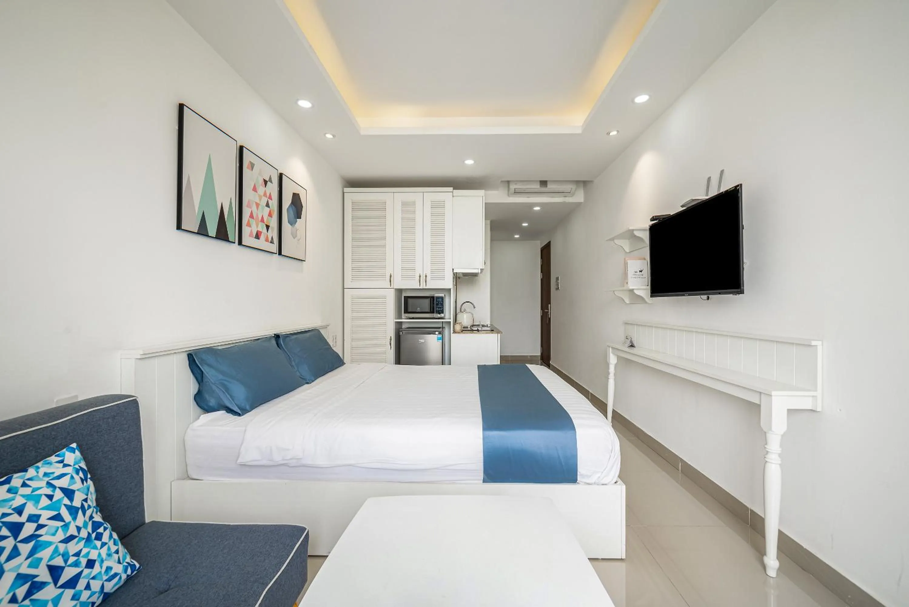 TV and multimedia, Bed in Cozrum Homes - Sonata Residence