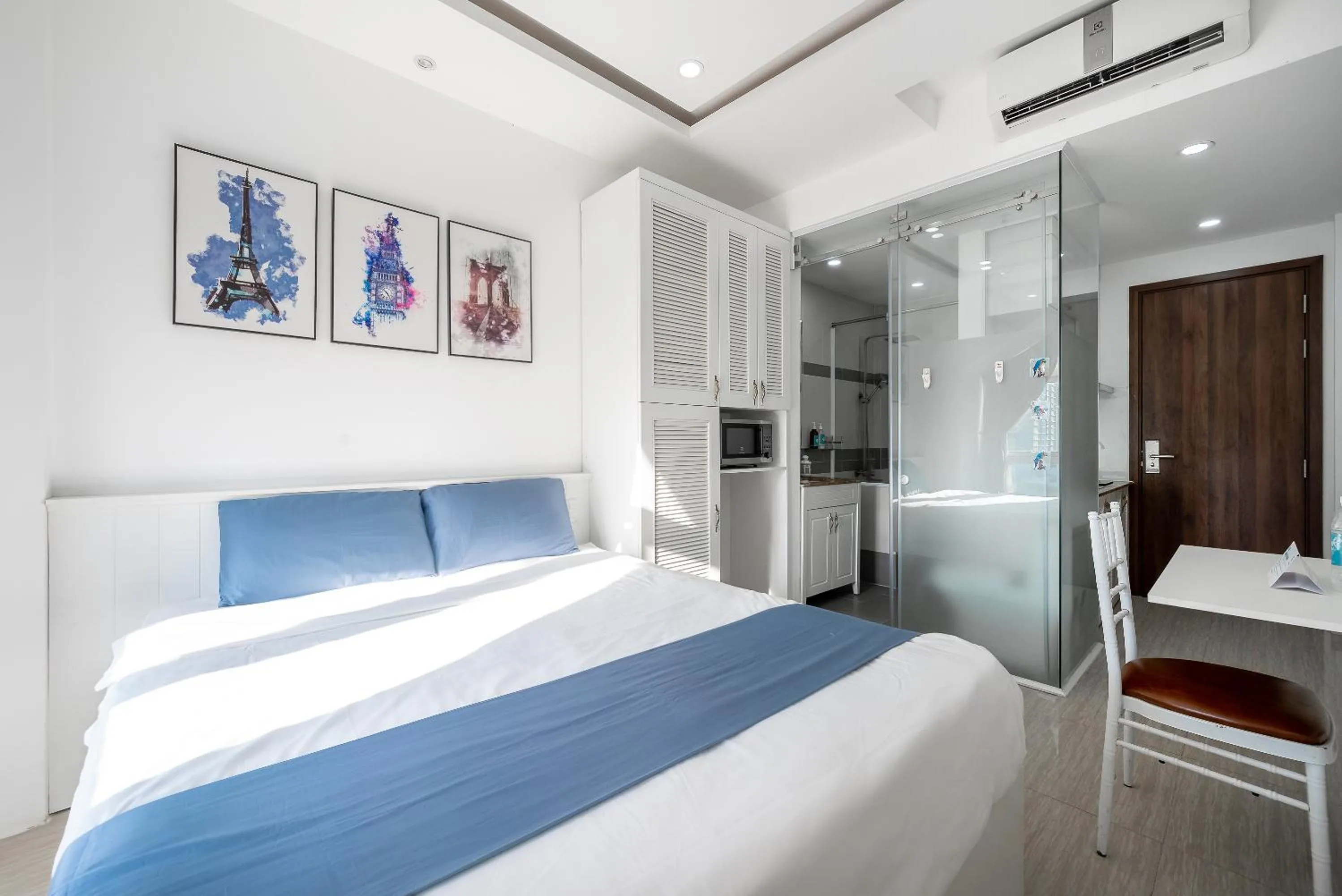 Photo of the whole room, Bed in Cozrum Homes - Sonata Residence