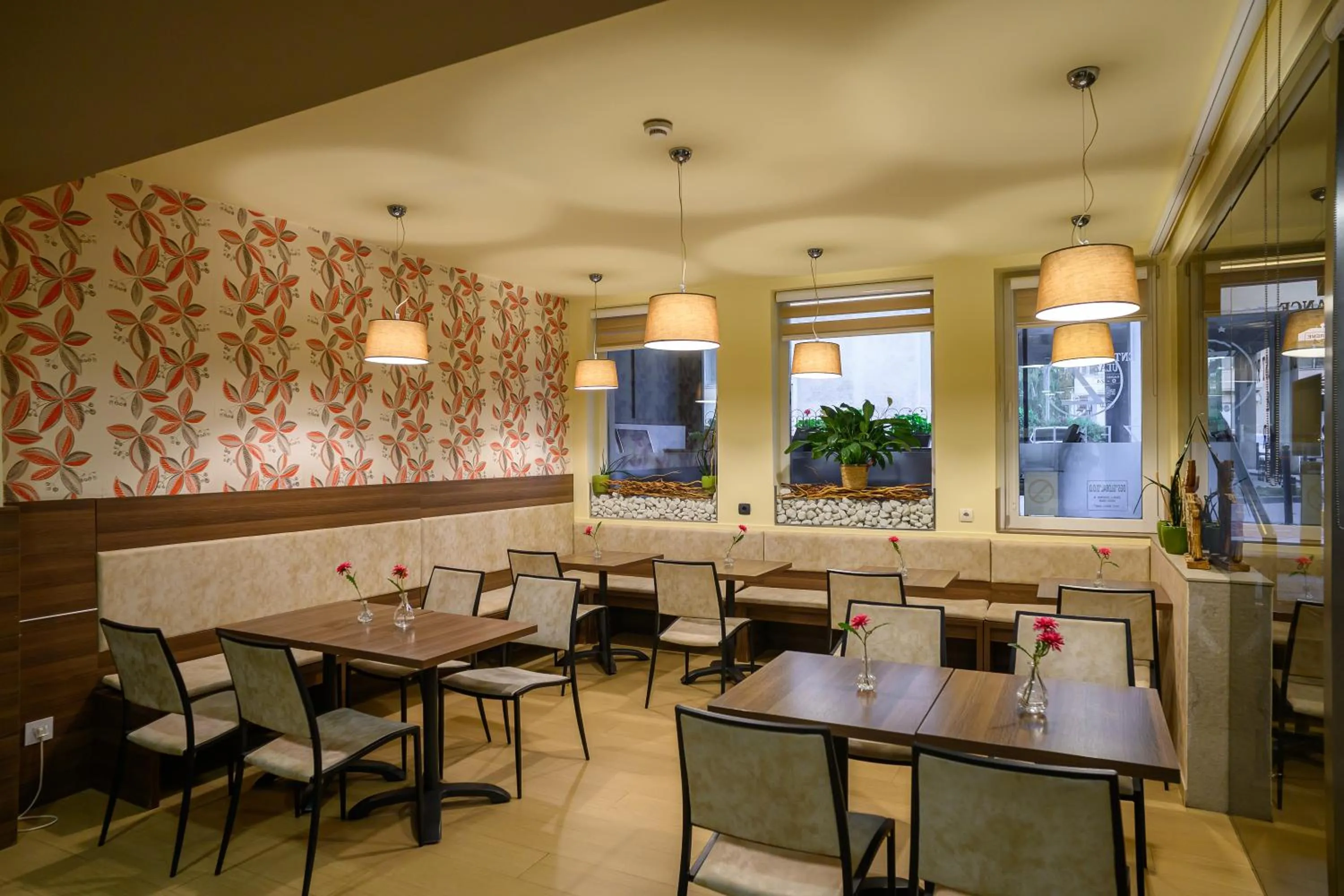 Restaurant/places to eat in Garni Hotel Zenit