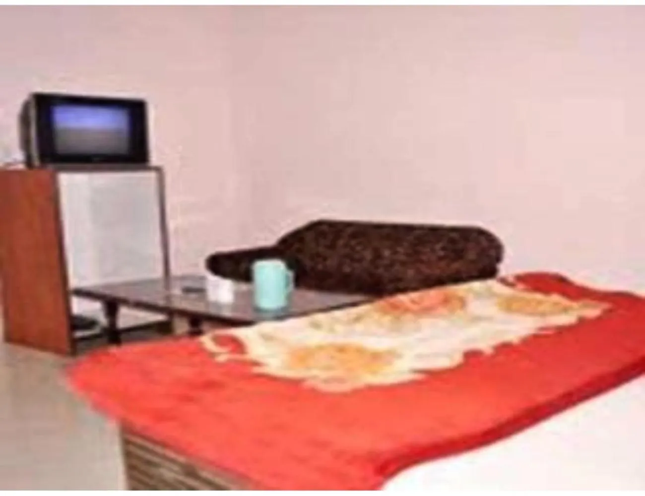 Bedroom, Bed in Viren Plaza, Agra