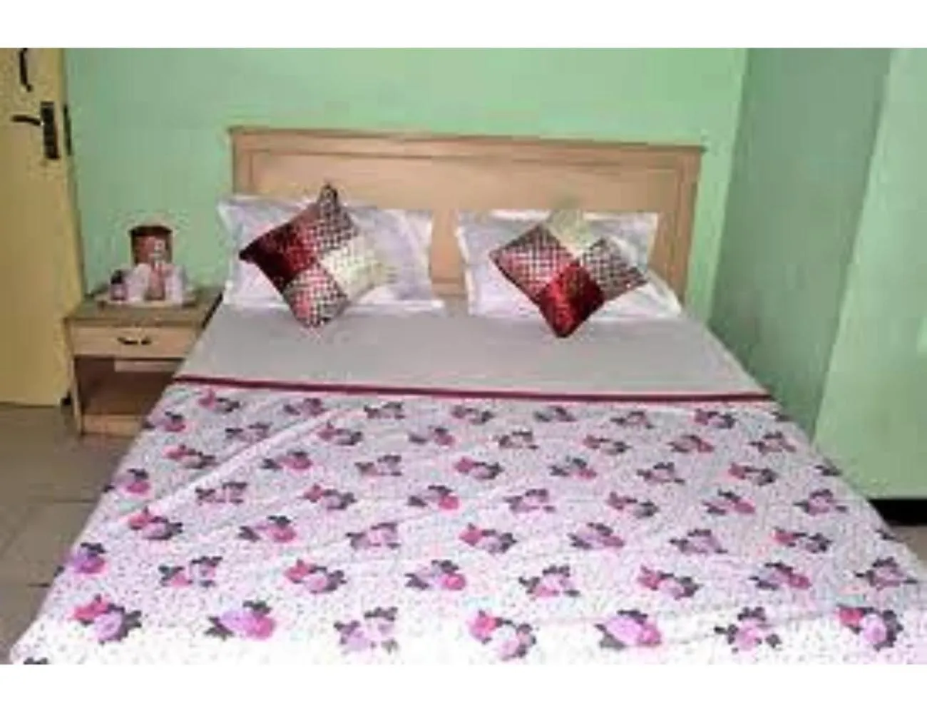 Bedroom, Bed in Viren Plaza, Agra