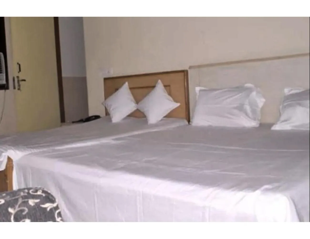 Bed in Viren Plaza, Agra