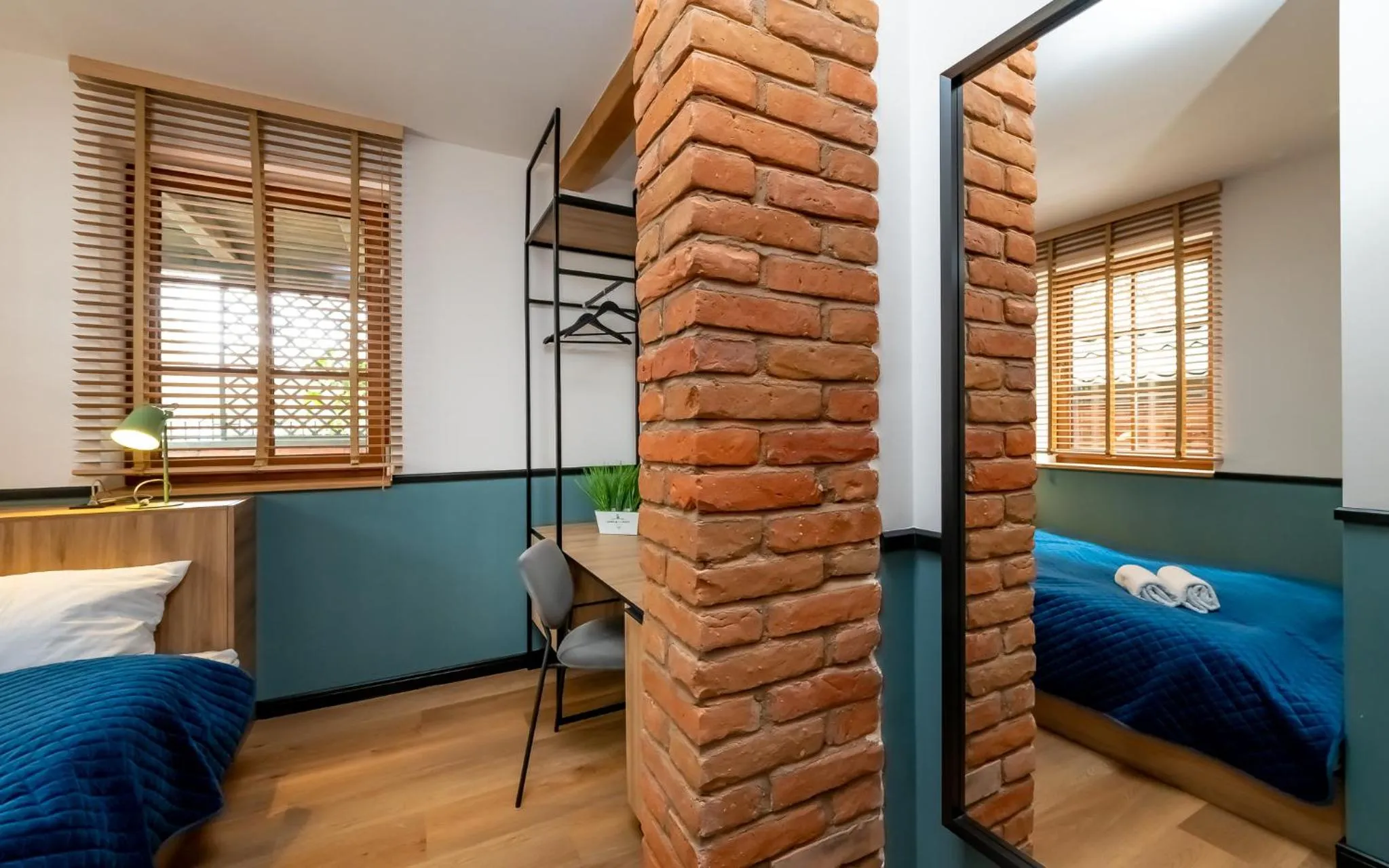 Bed in Noclegi Żelazna 51