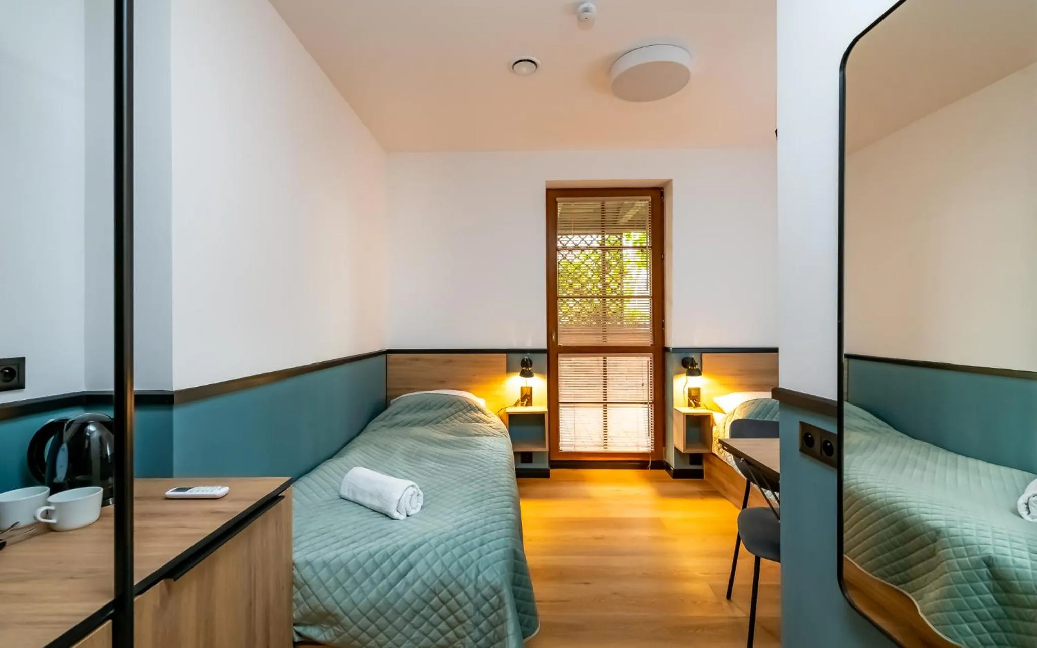 Bed in Noclegi Żelazna 51