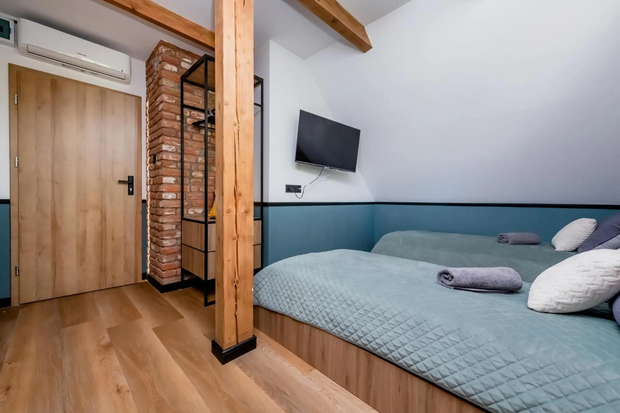 Bed in Noclegi Żelazna 51