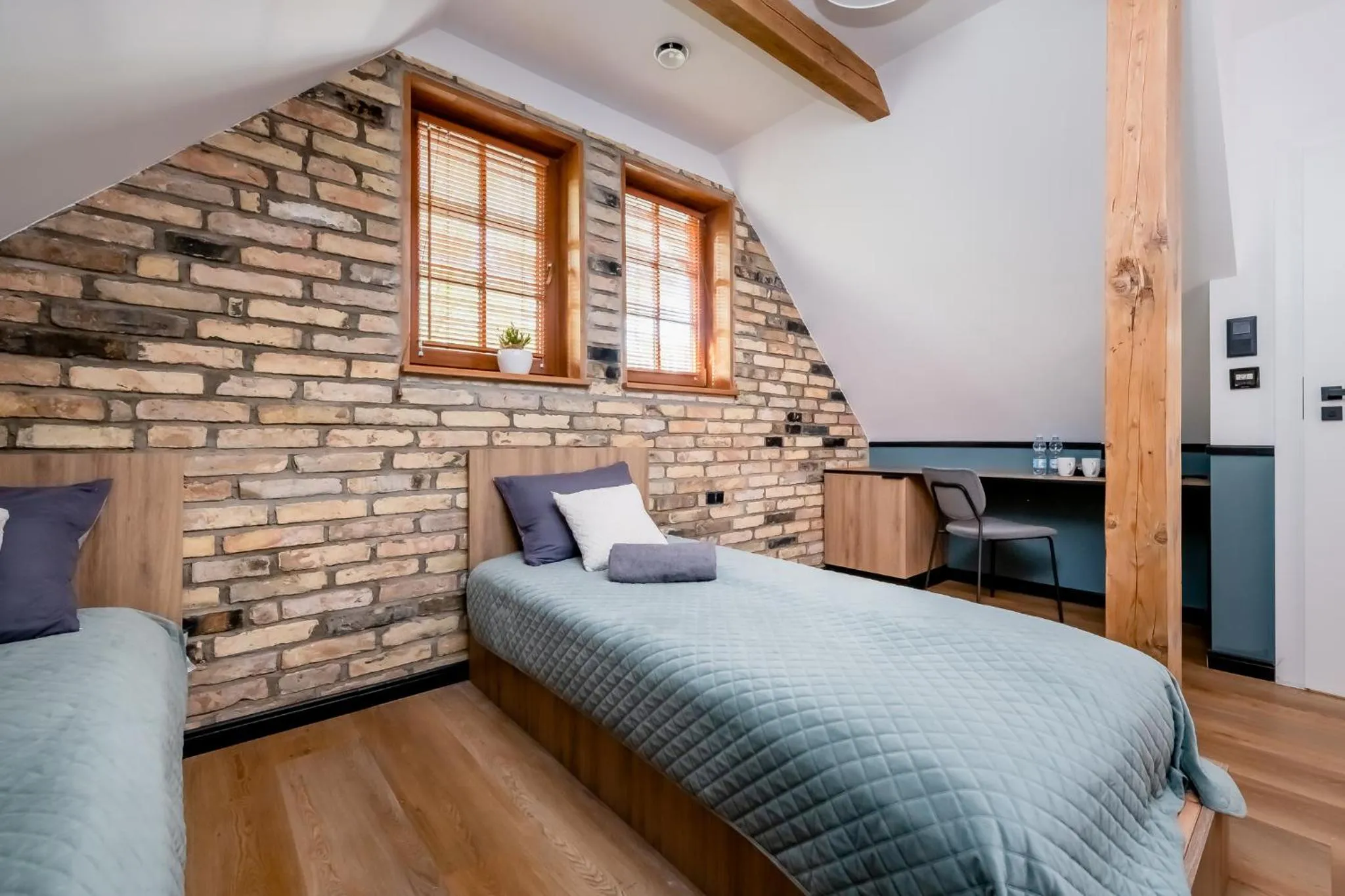 Bed in Noclegi Żelazna 51