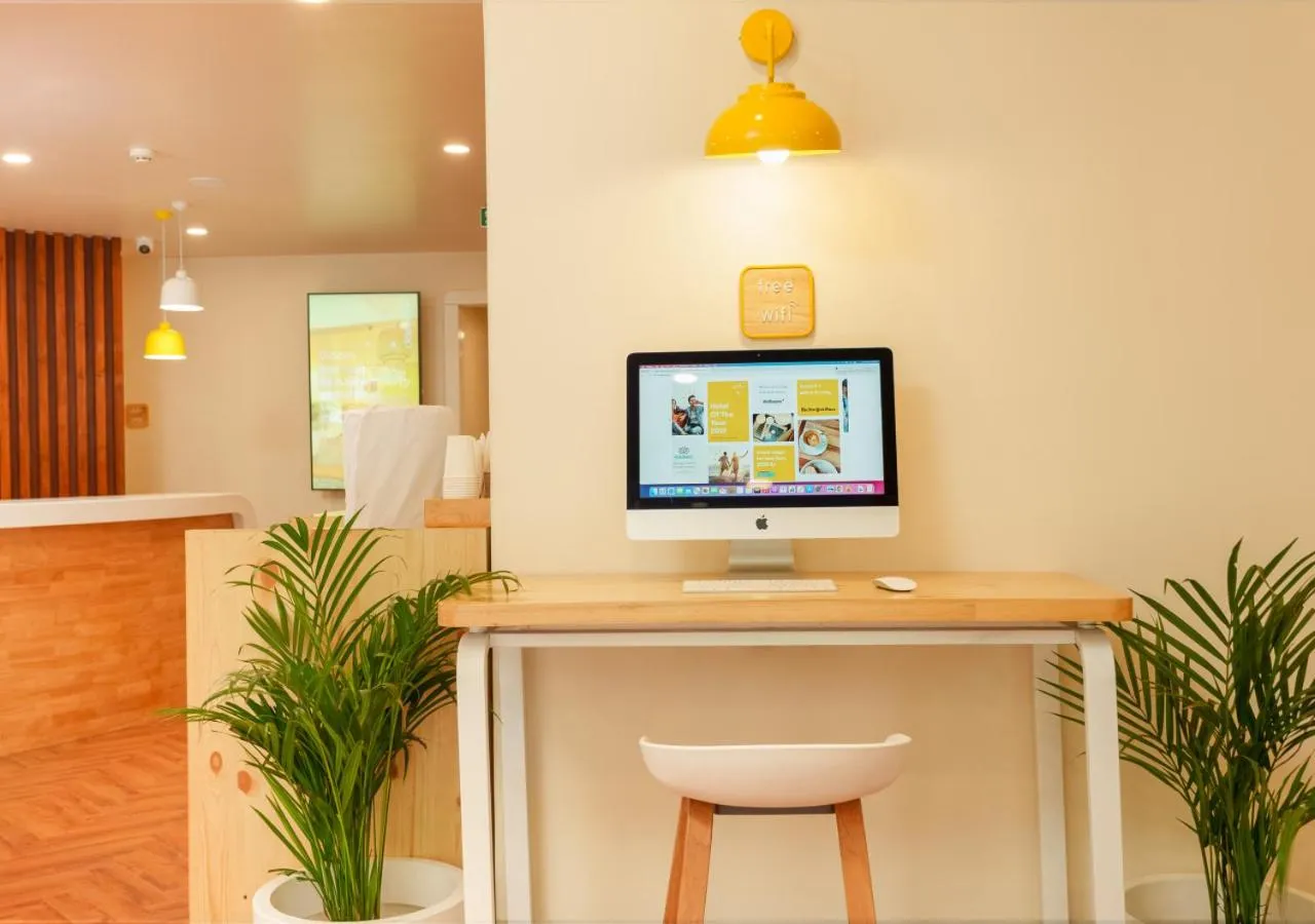 TV and multimedia in Bloom Boutique l Connaught Place Area