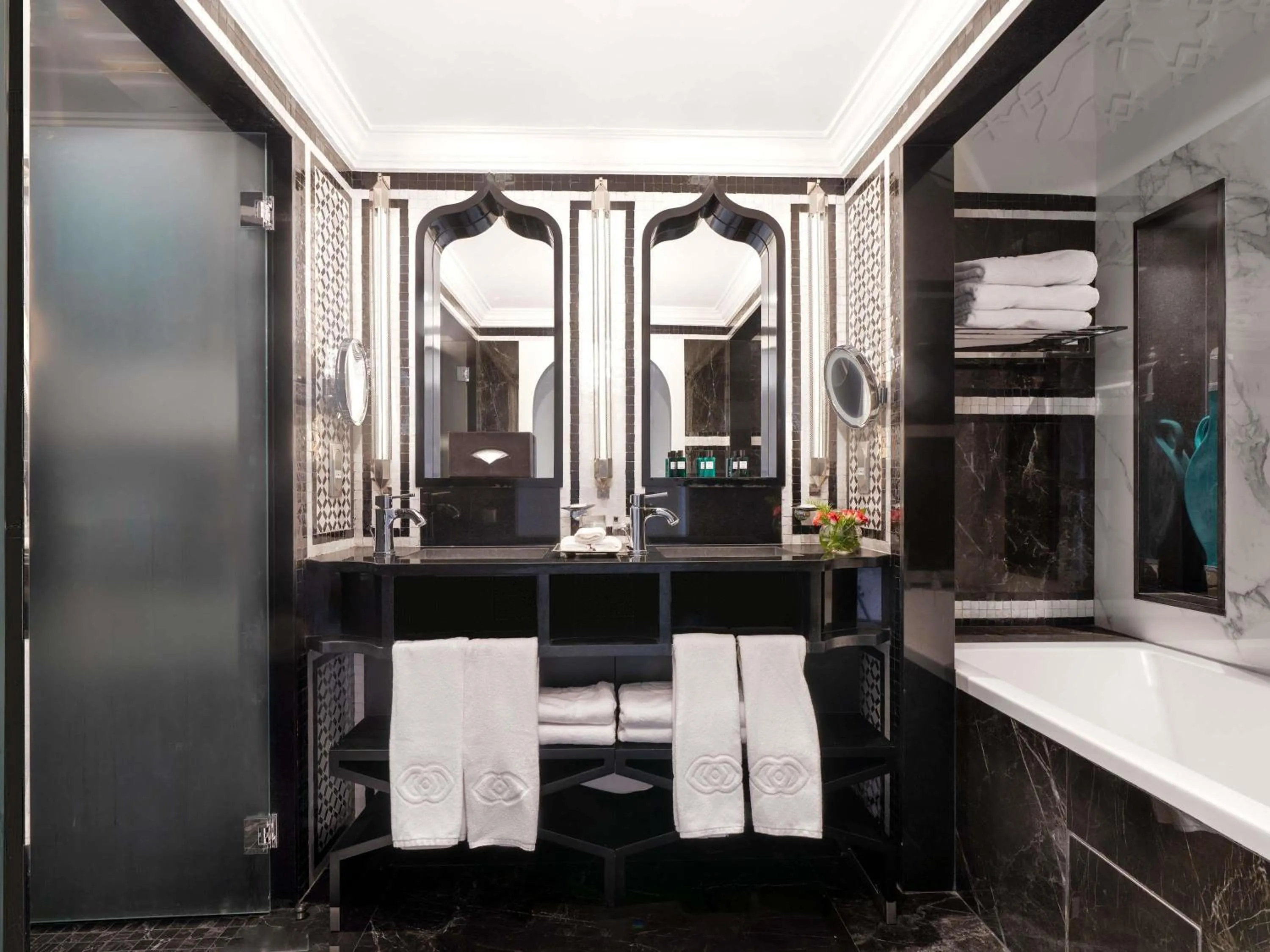 Bedroom, Bed in Sofitel Marrakech Palais Impérial & Spa