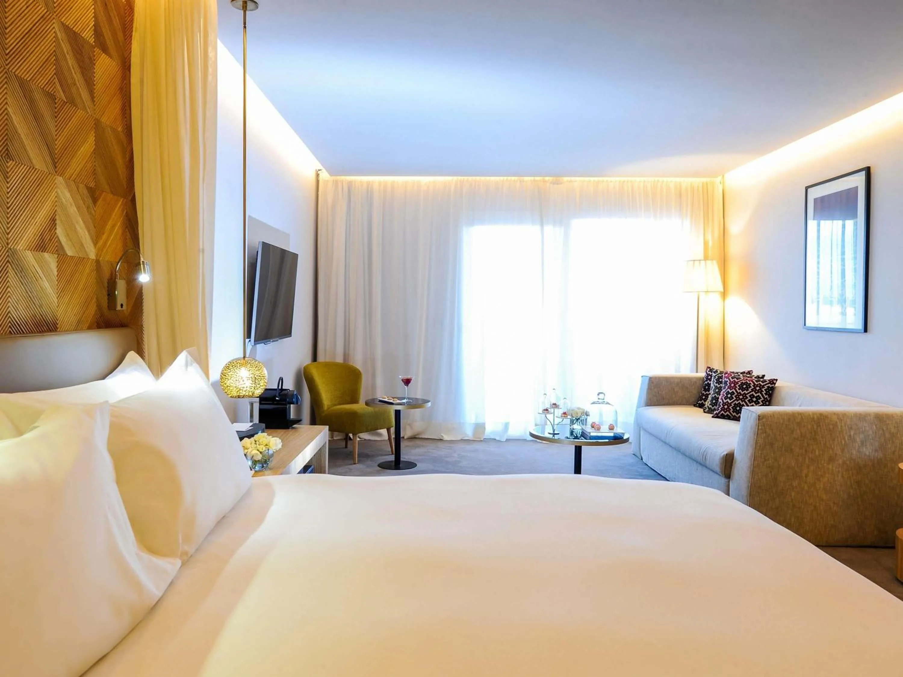 Bedroom, Bed in Sofitel Marrakech Palais Impérial & Spa