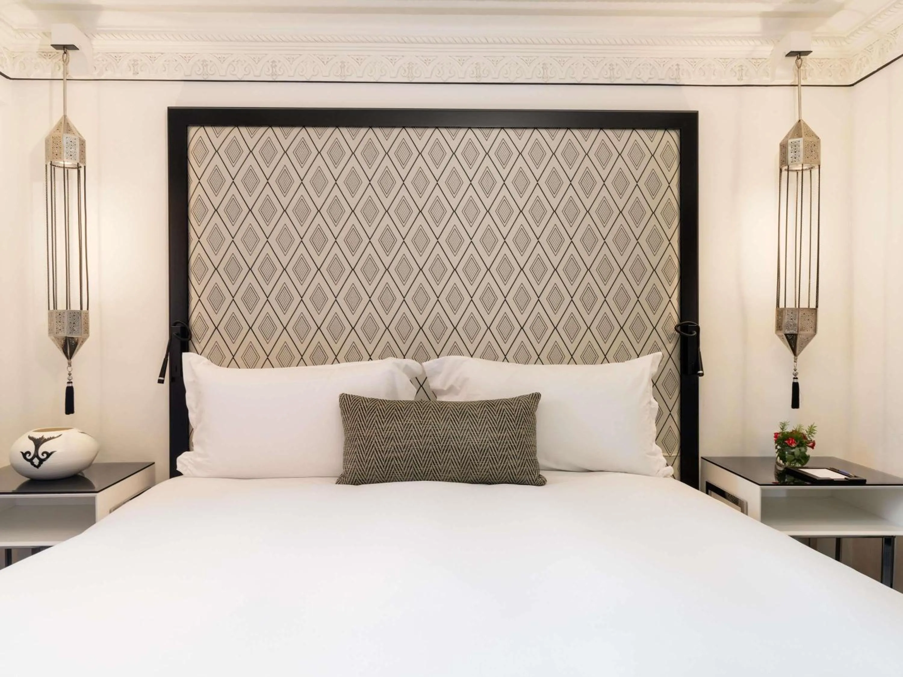 Bedroom, Bed in Sofitel Marrakech Palais Impérial & Spa