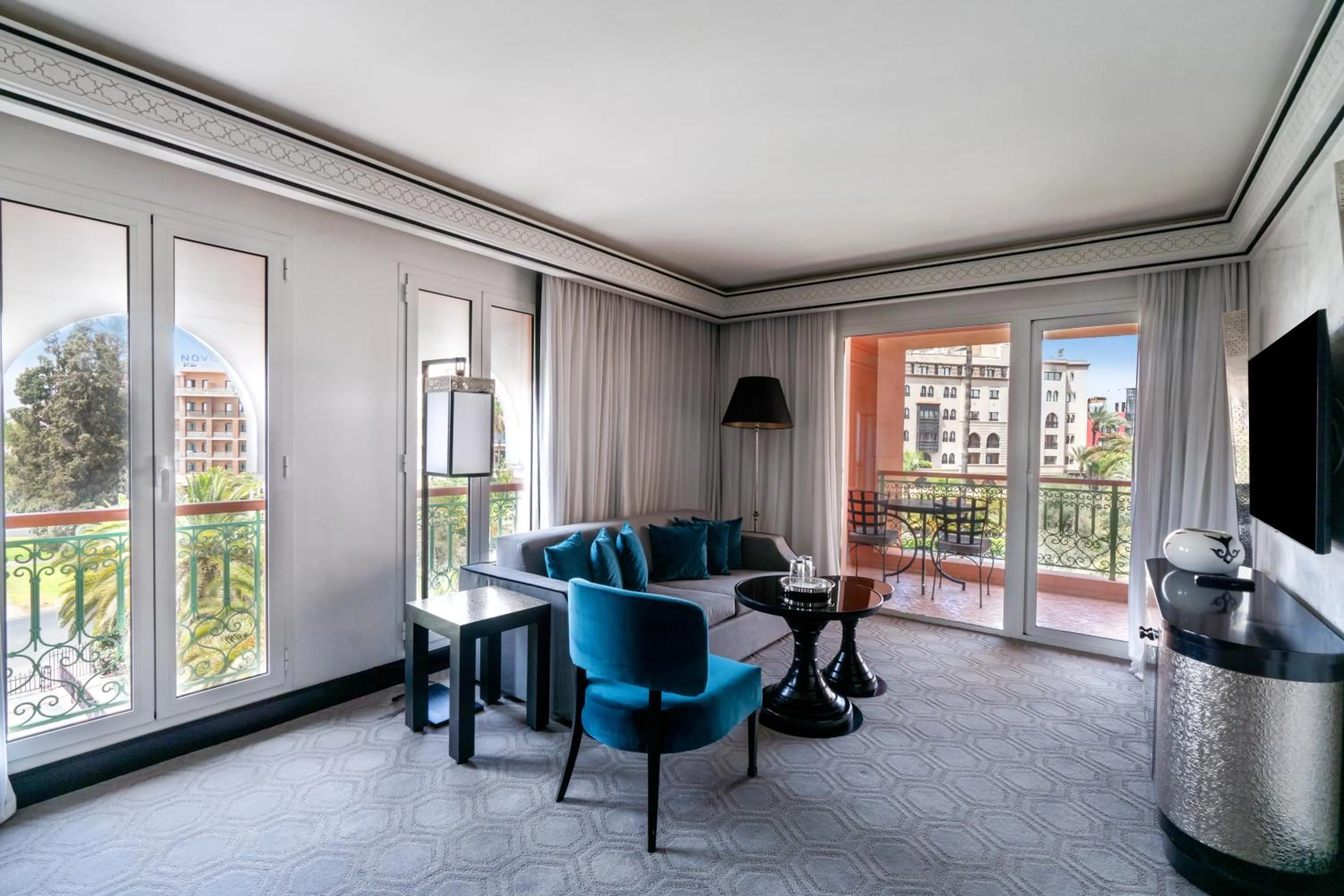 Communal lounge/ TV room in Sofitel Marrakech Palais Impérial & Spa