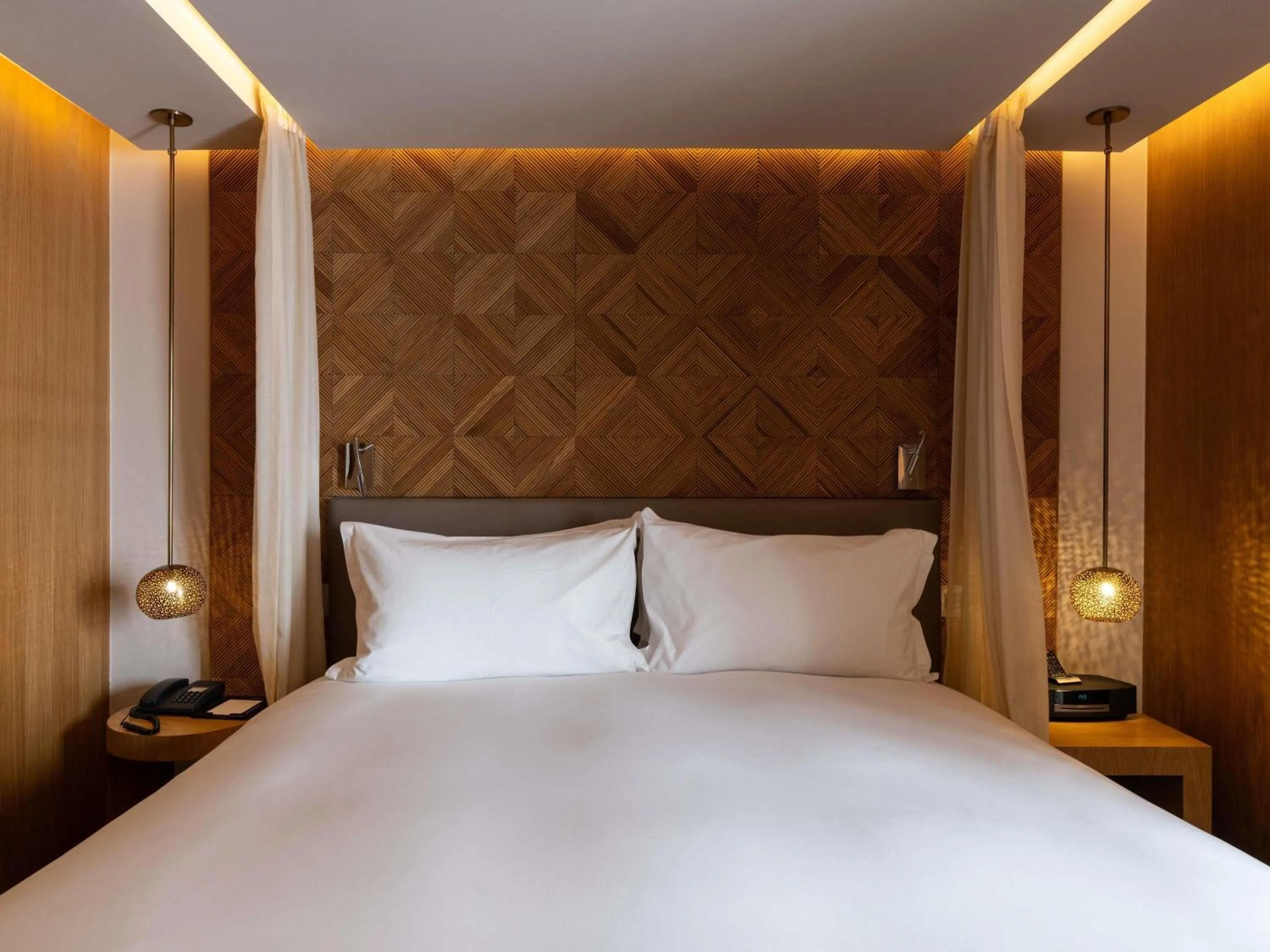 Bedroom, Bed in Sofitel Marrakech Palais Impérial & Spa