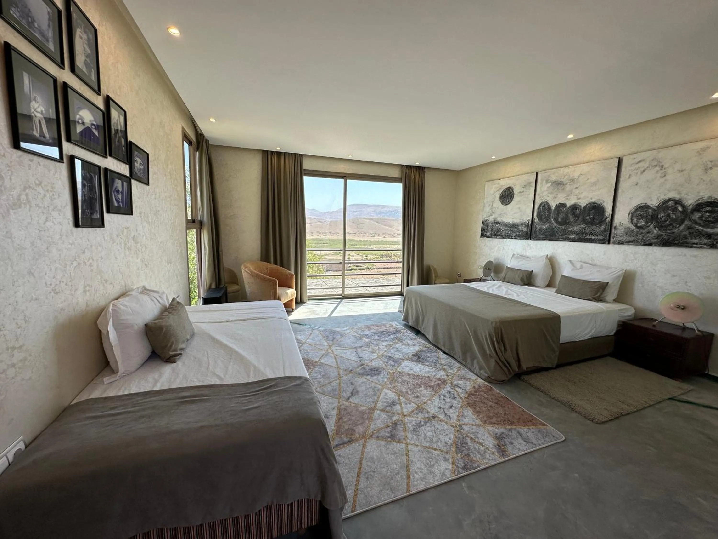 Bedroom, Bed in Quelque part au barrage