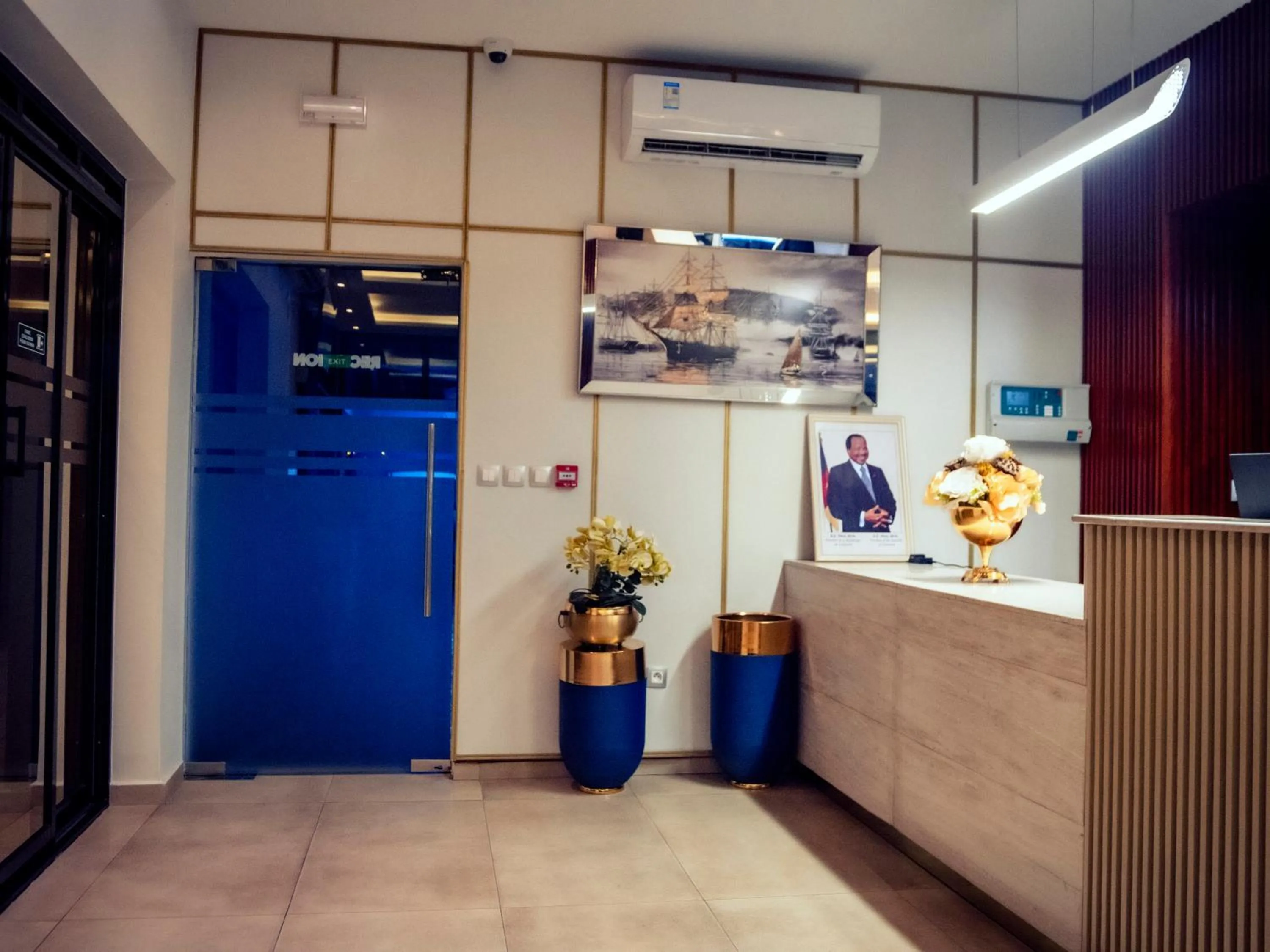 Lobby or reception in Geneva Hotel