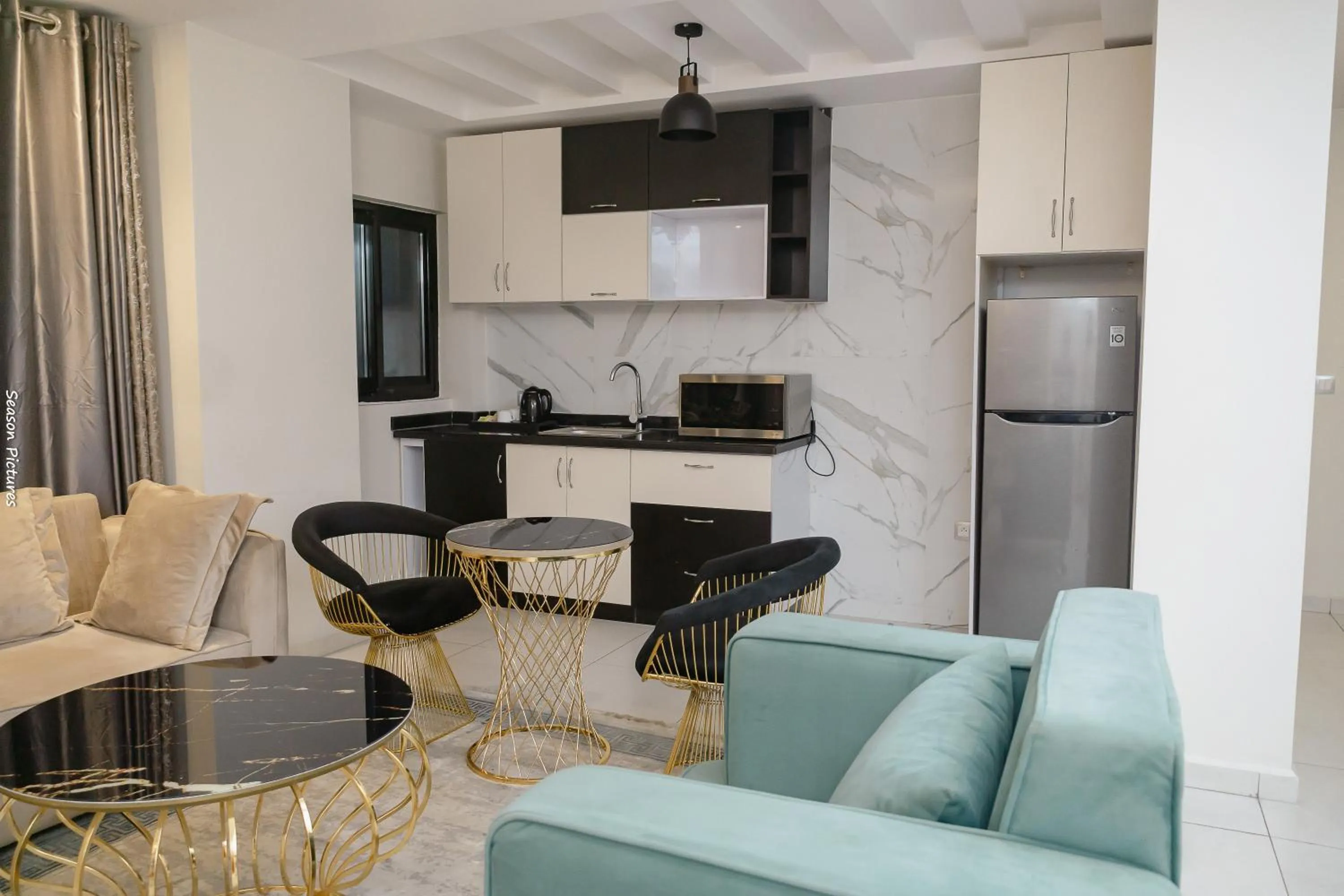 Kitchen or kitchenette in Geneva Hotel