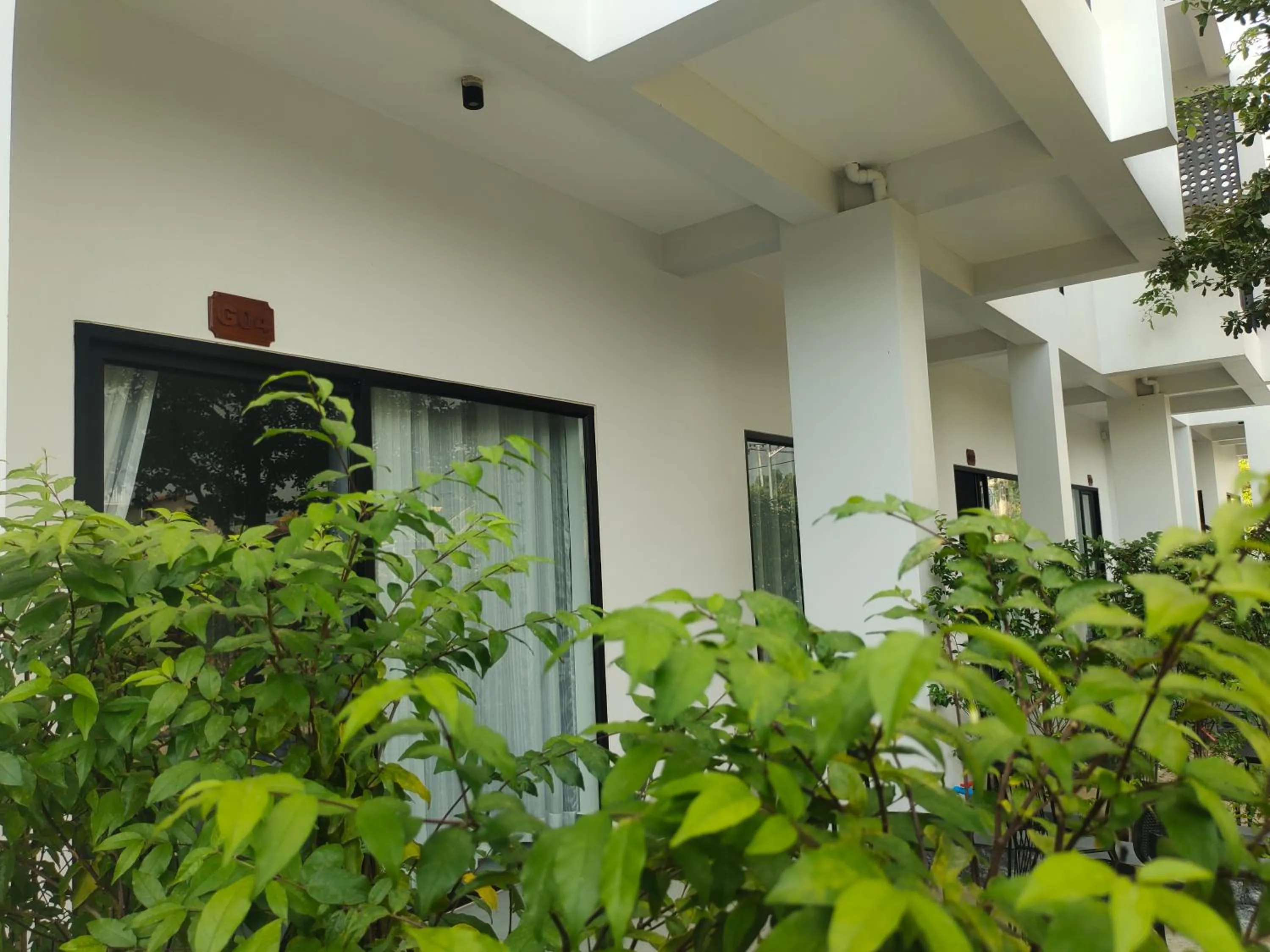 Property building in H&M Boutique