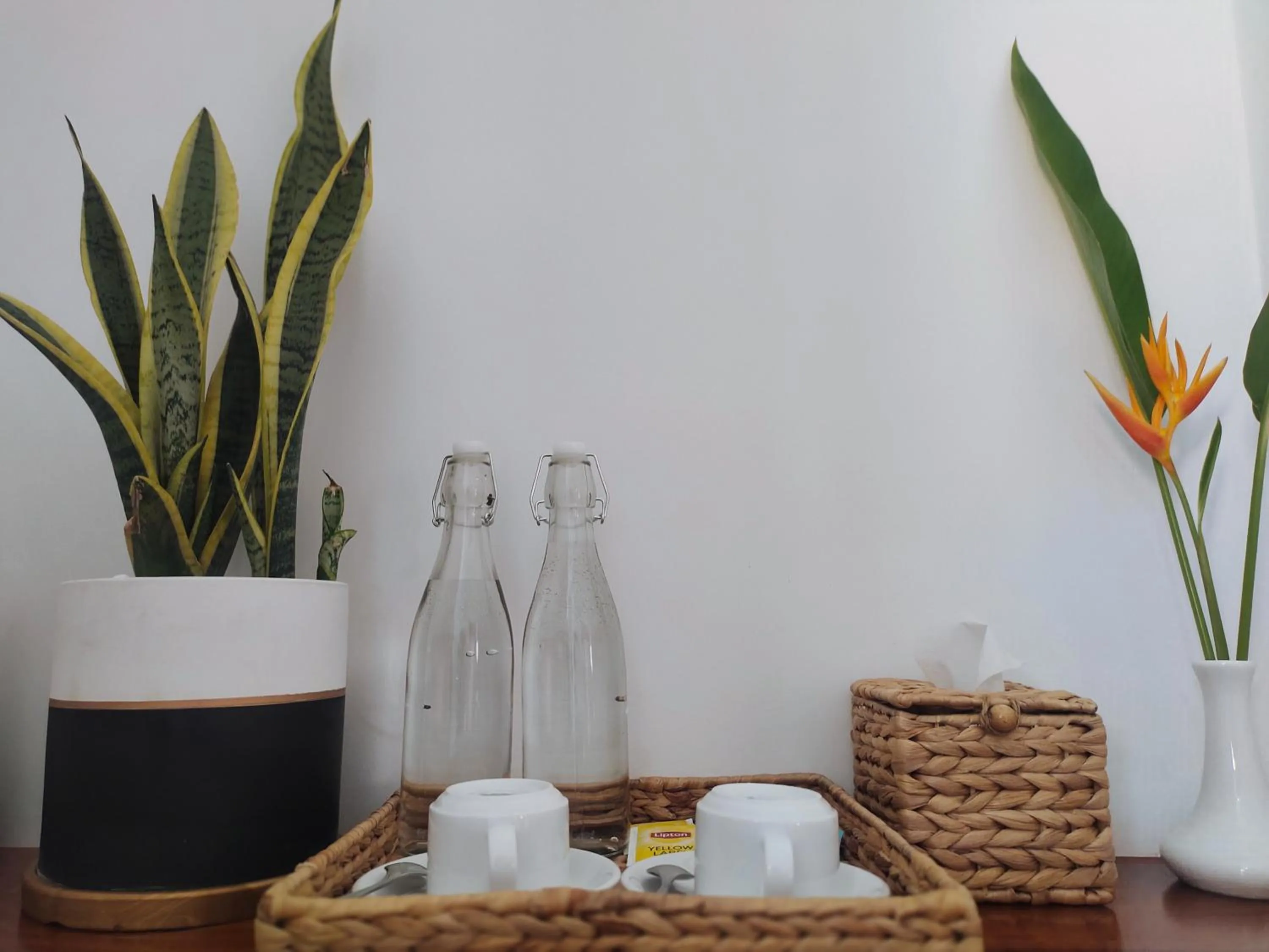 Coffee/tea facilities in H&M Boutique