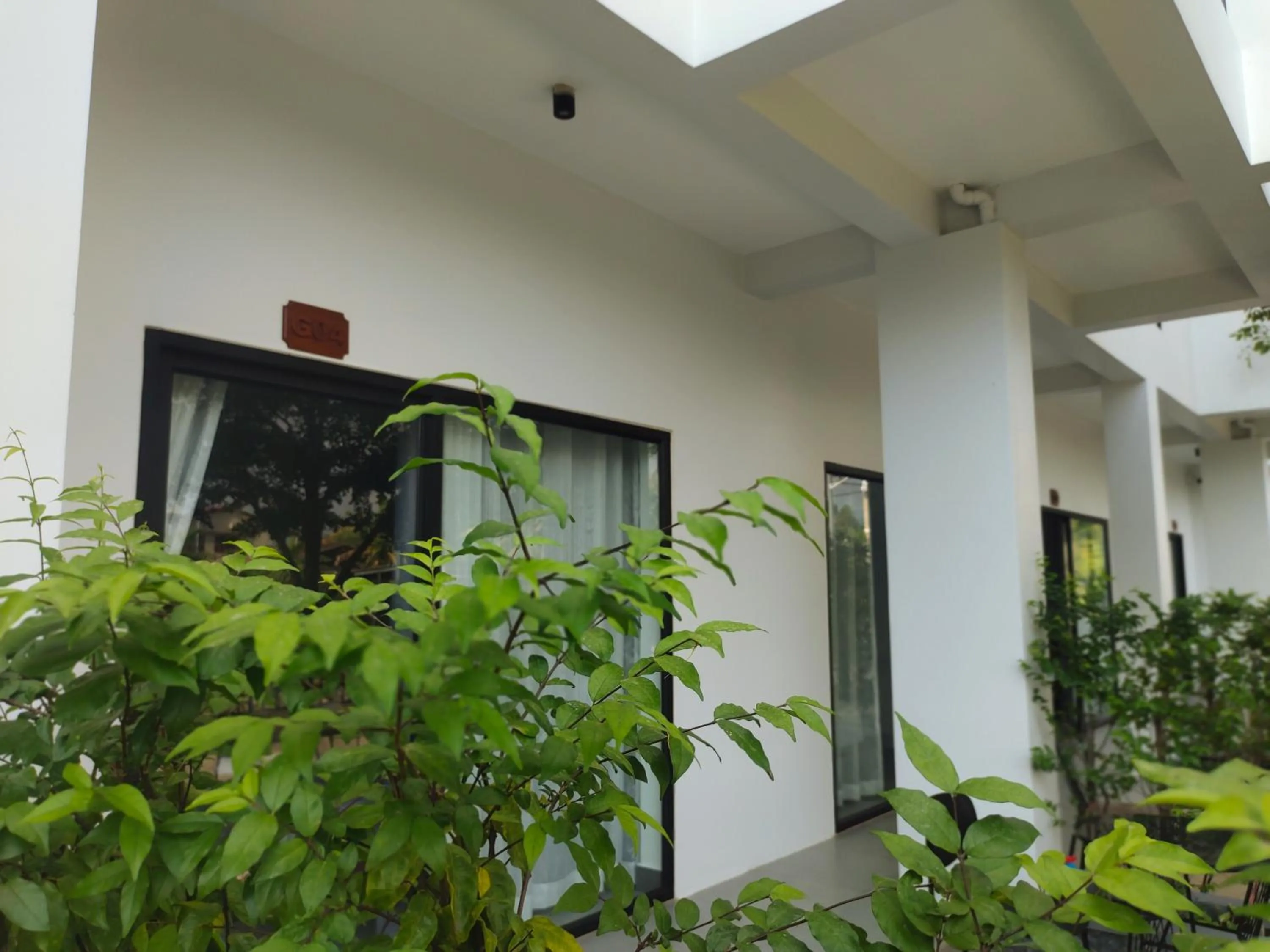 Property building in H&M Boutique