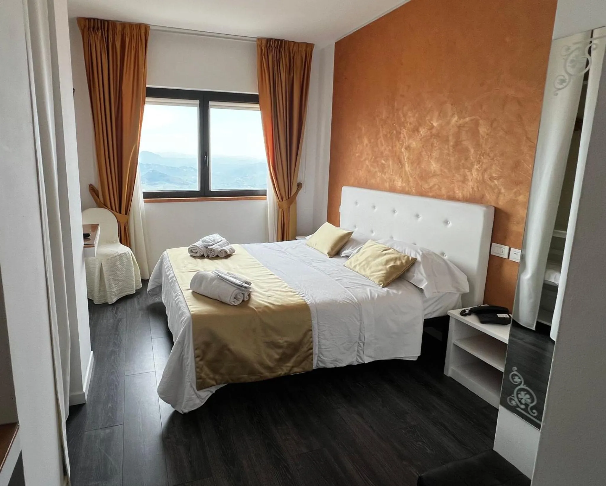 Photo of the whole room, Bed in Hotel Joli