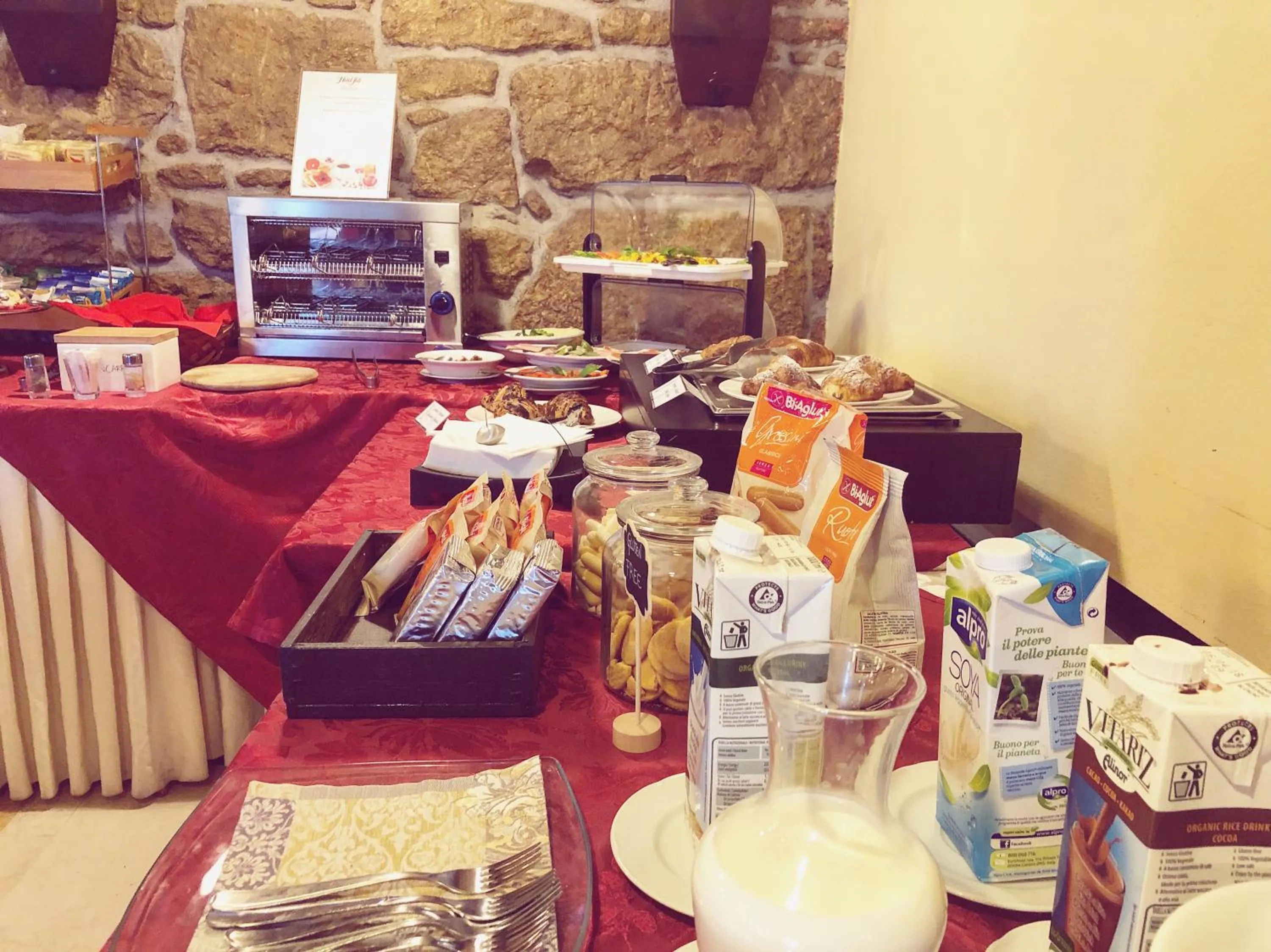 Food and drinks in Hotel Joli