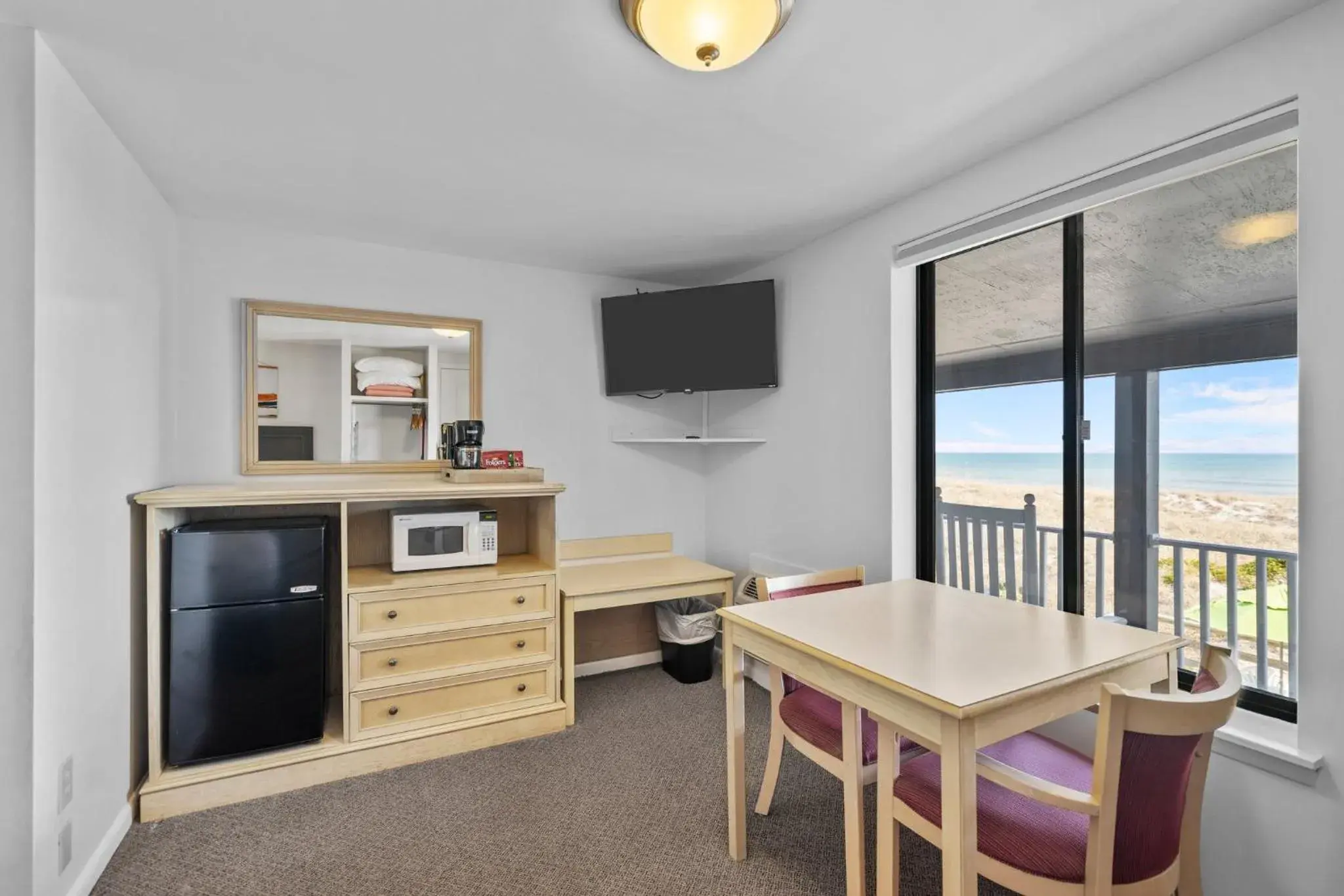 Deluxe Double Room with Sea View in The Beach House Deluxe Double Room with Sea View in The Beach House