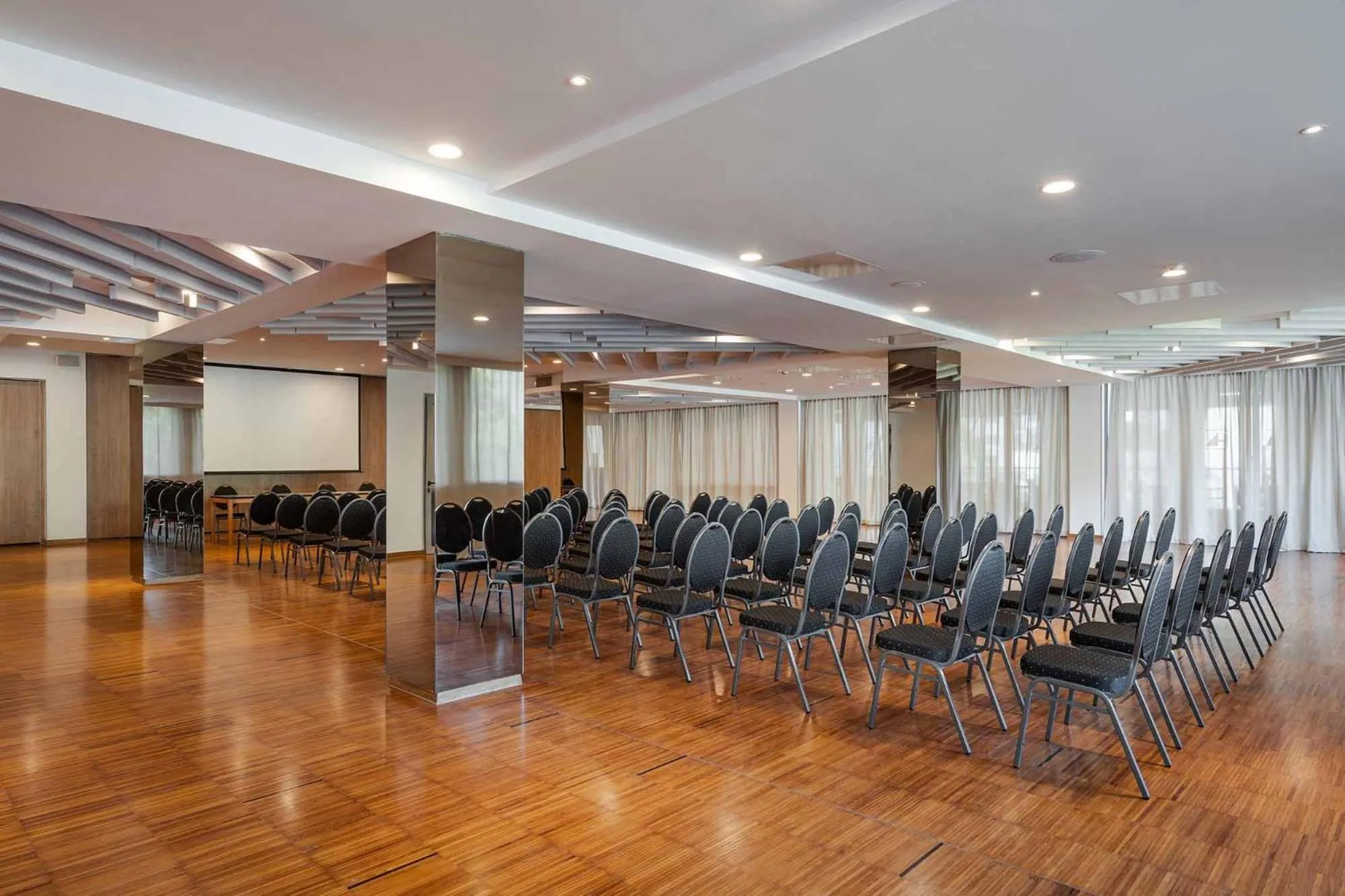 Meeting/conference room in Eurostars Queen of Montenegro