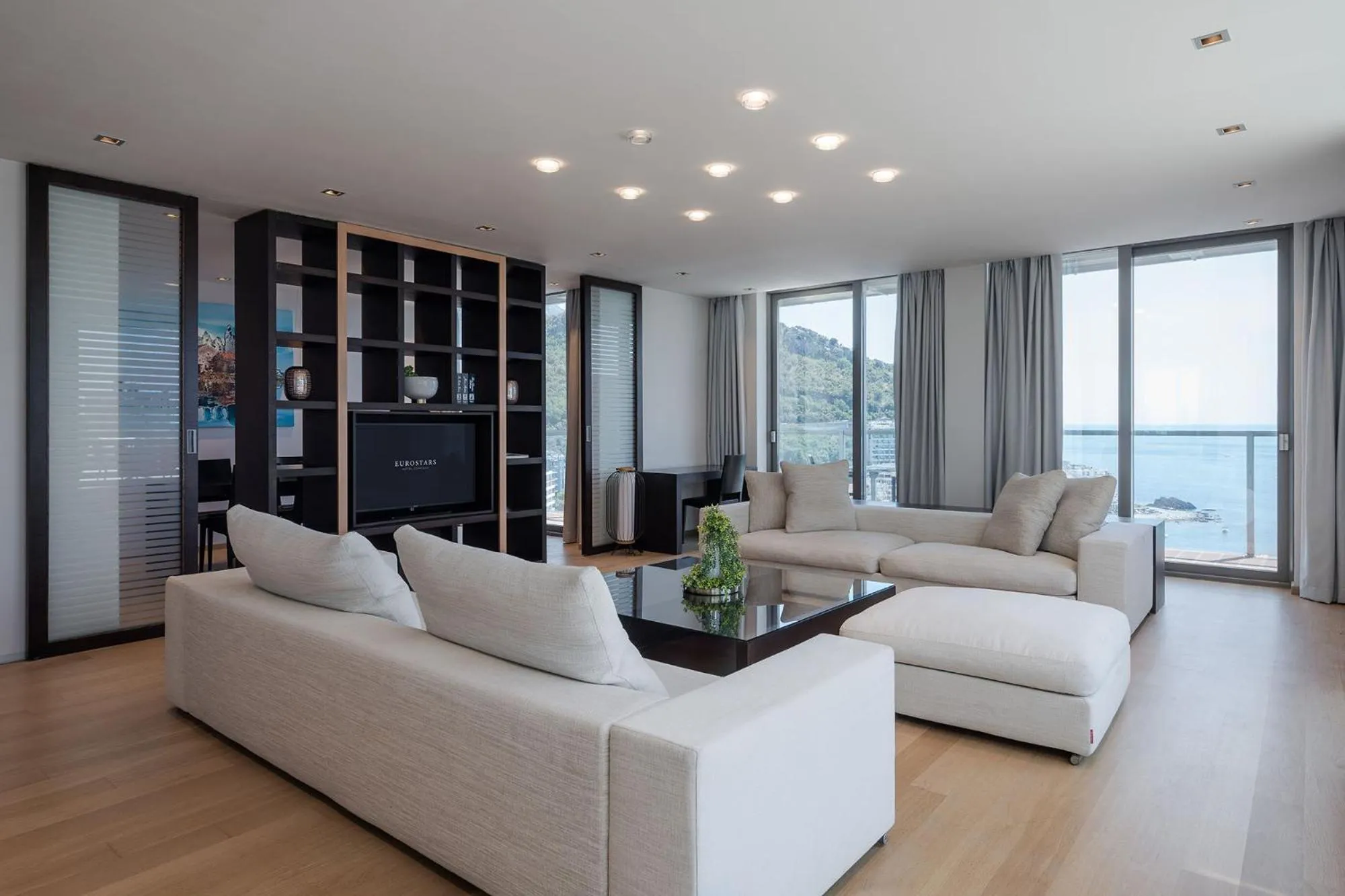 Living room in Eurostars Queen of Montenegro