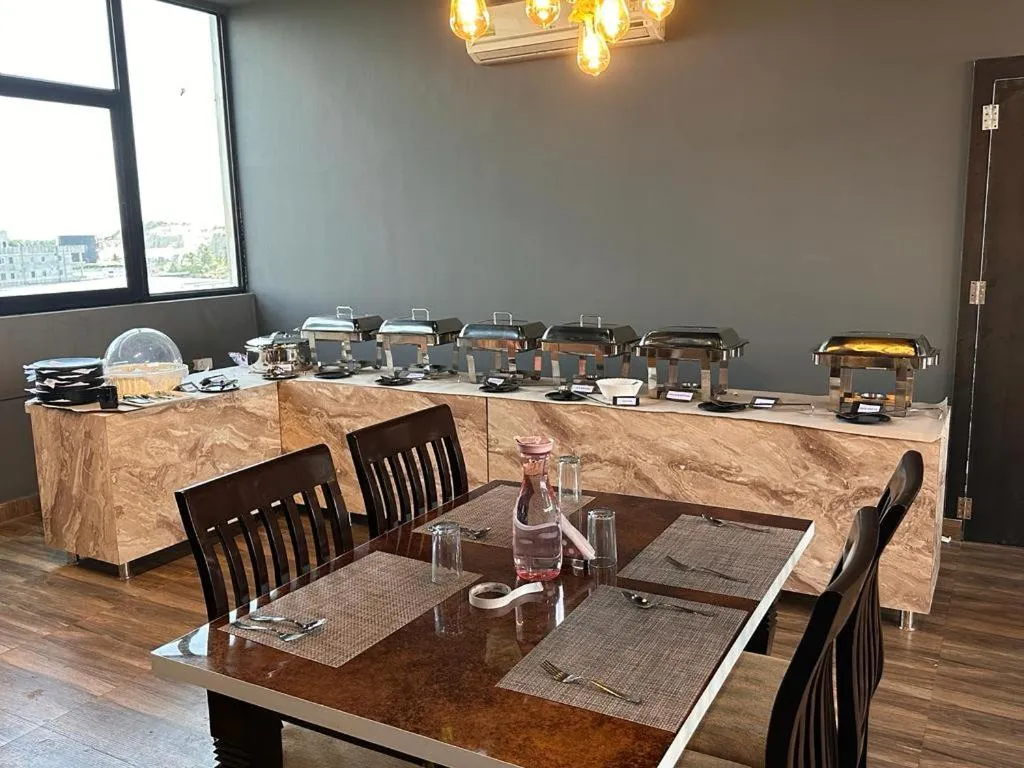 Restaurant/places to eat in Spectra Hotel Bangalore Airport